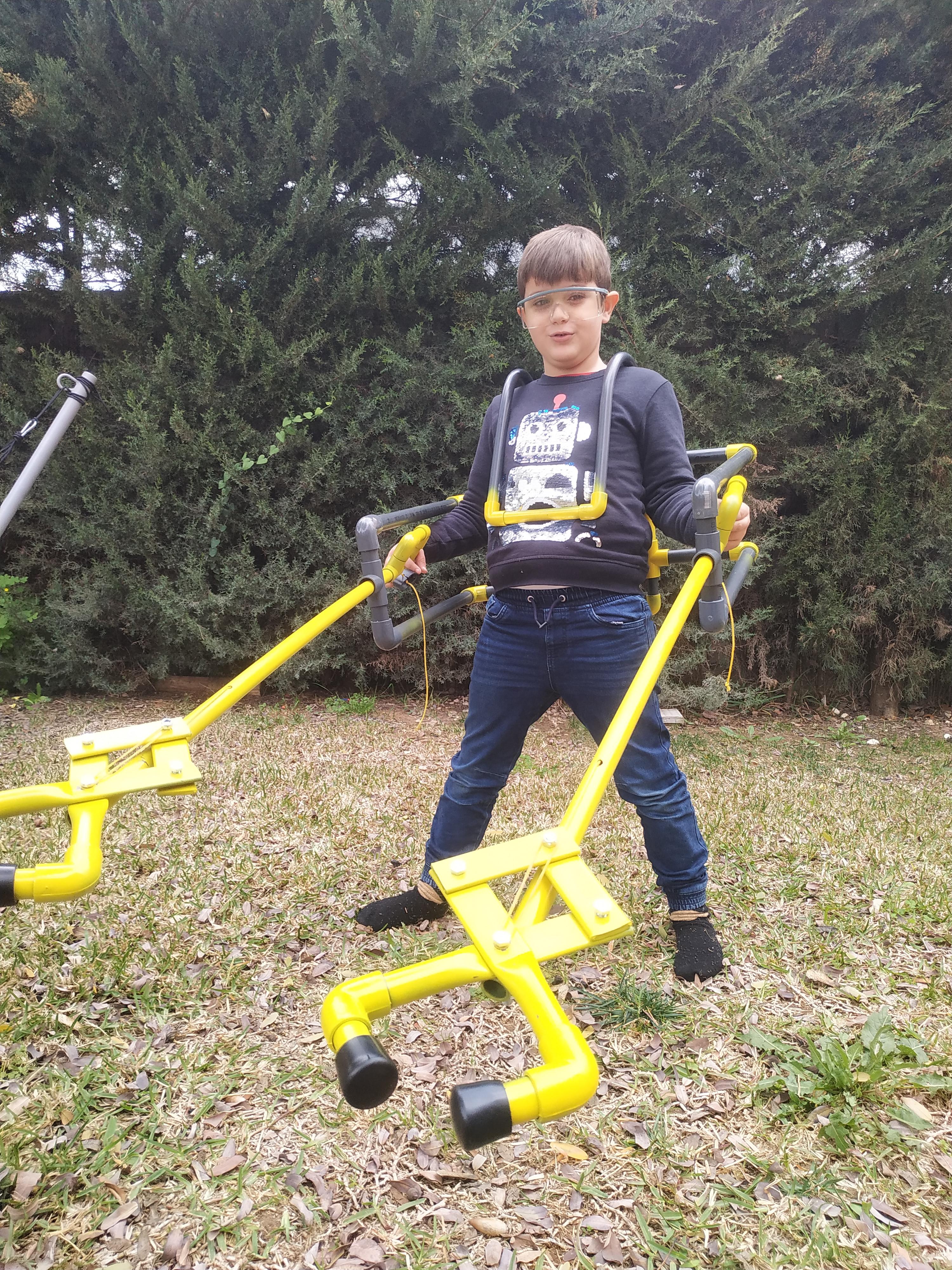 Dr. Sixtopus: a PVC Exoskeleton for Kids