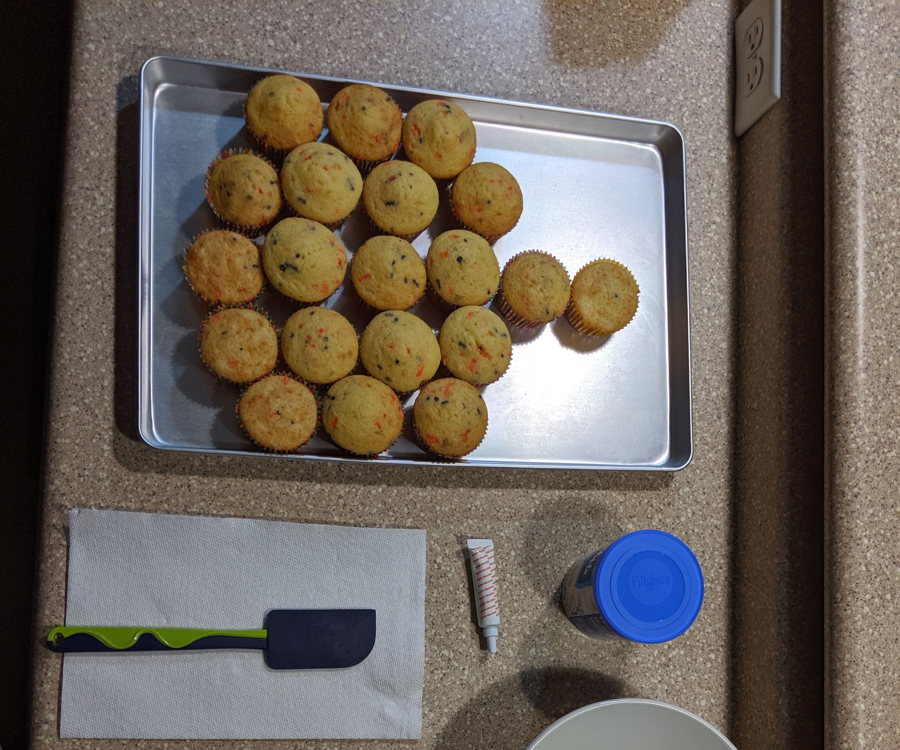 Pumpkin Pull Apart Cupcake Cake