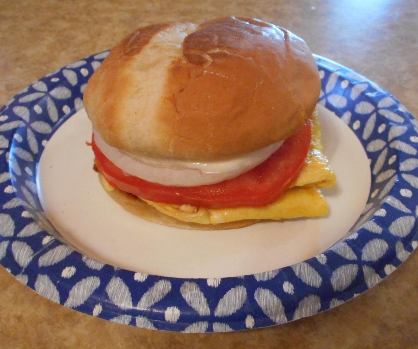 TOMATO, EGG AND SWEET ONION SANDWICH