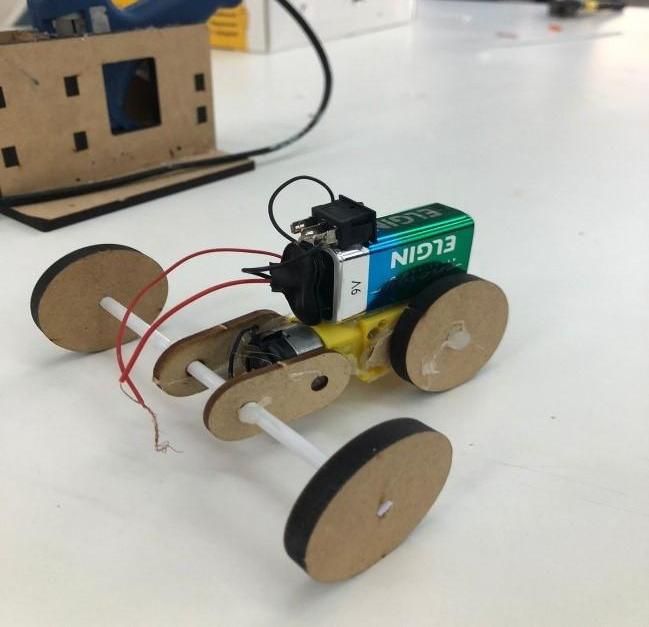 Carro Movido a Motor 6v 3v