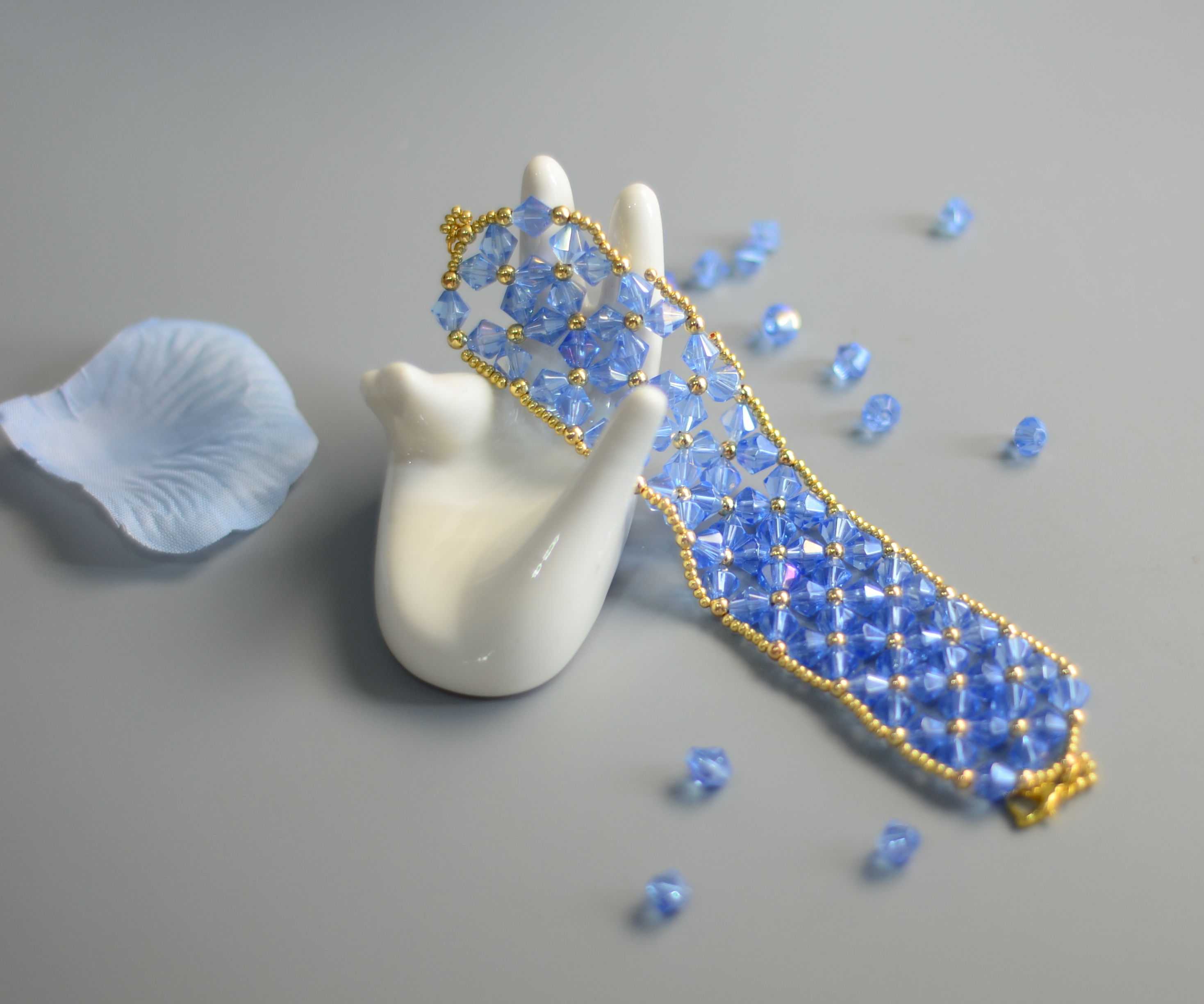 Beebeecraft Tutorials on How to Make Crystal Wide Bracelet