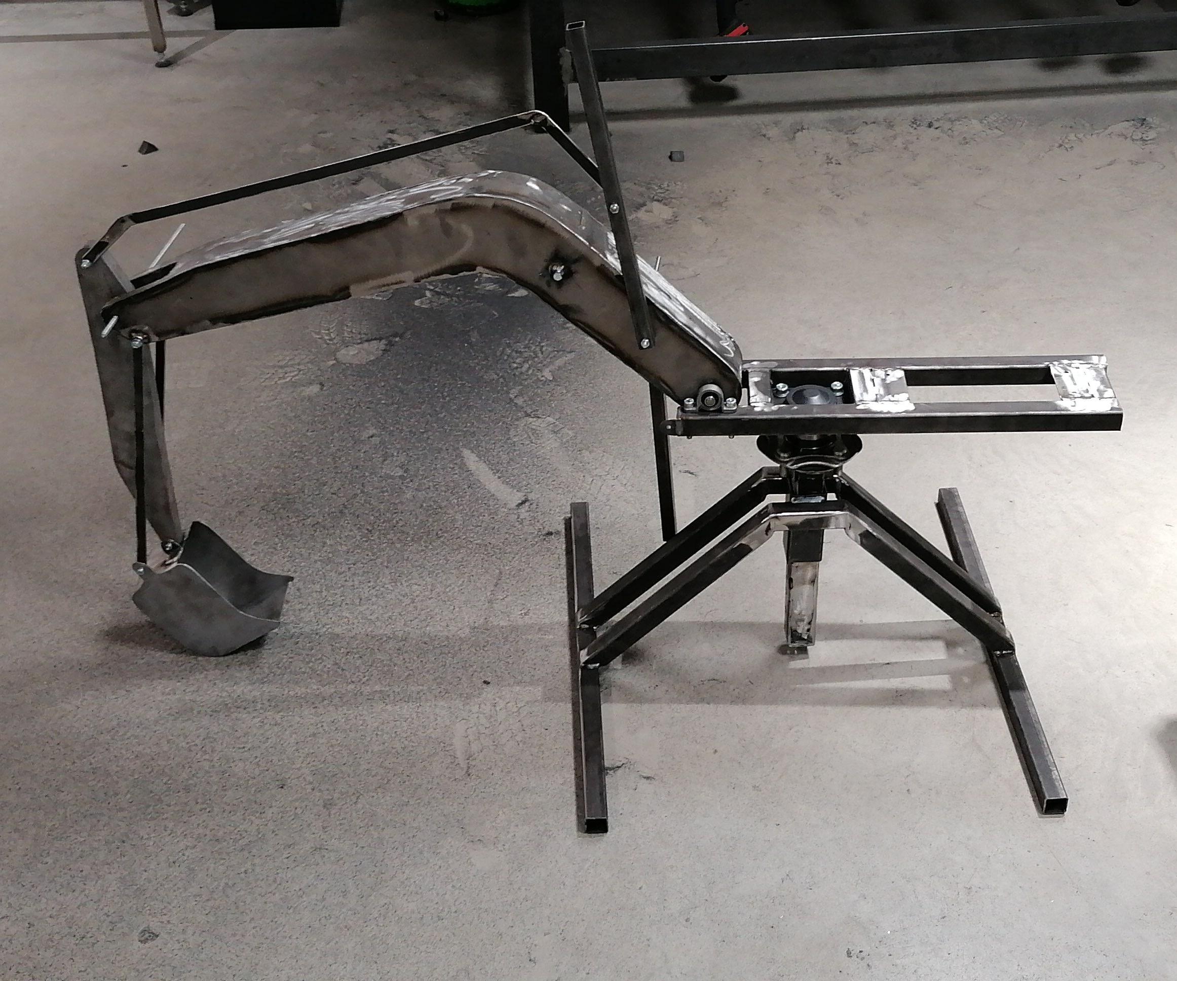 Metal Sandbox Excavator With Realistic Scooping Motion