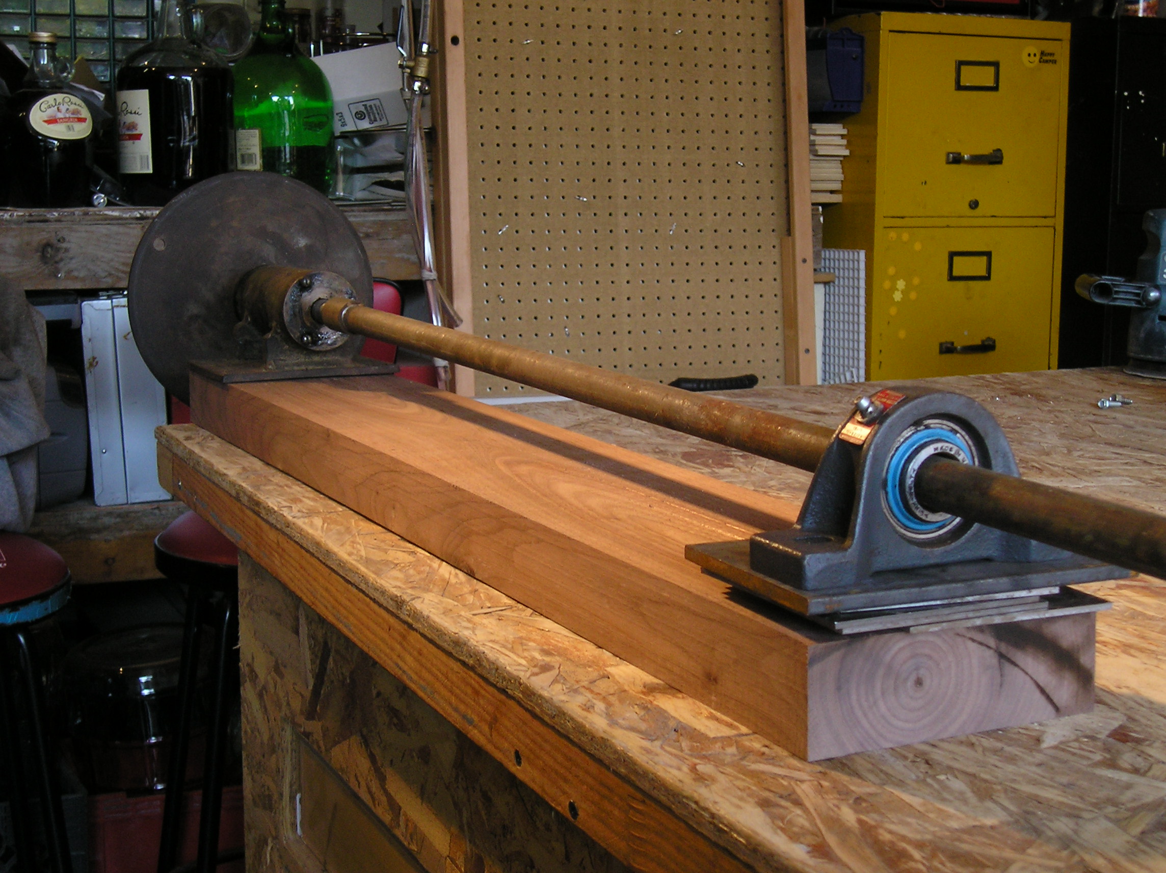 Making and Using a Hand Crank Lathe for Use With a Plasma Cutter
