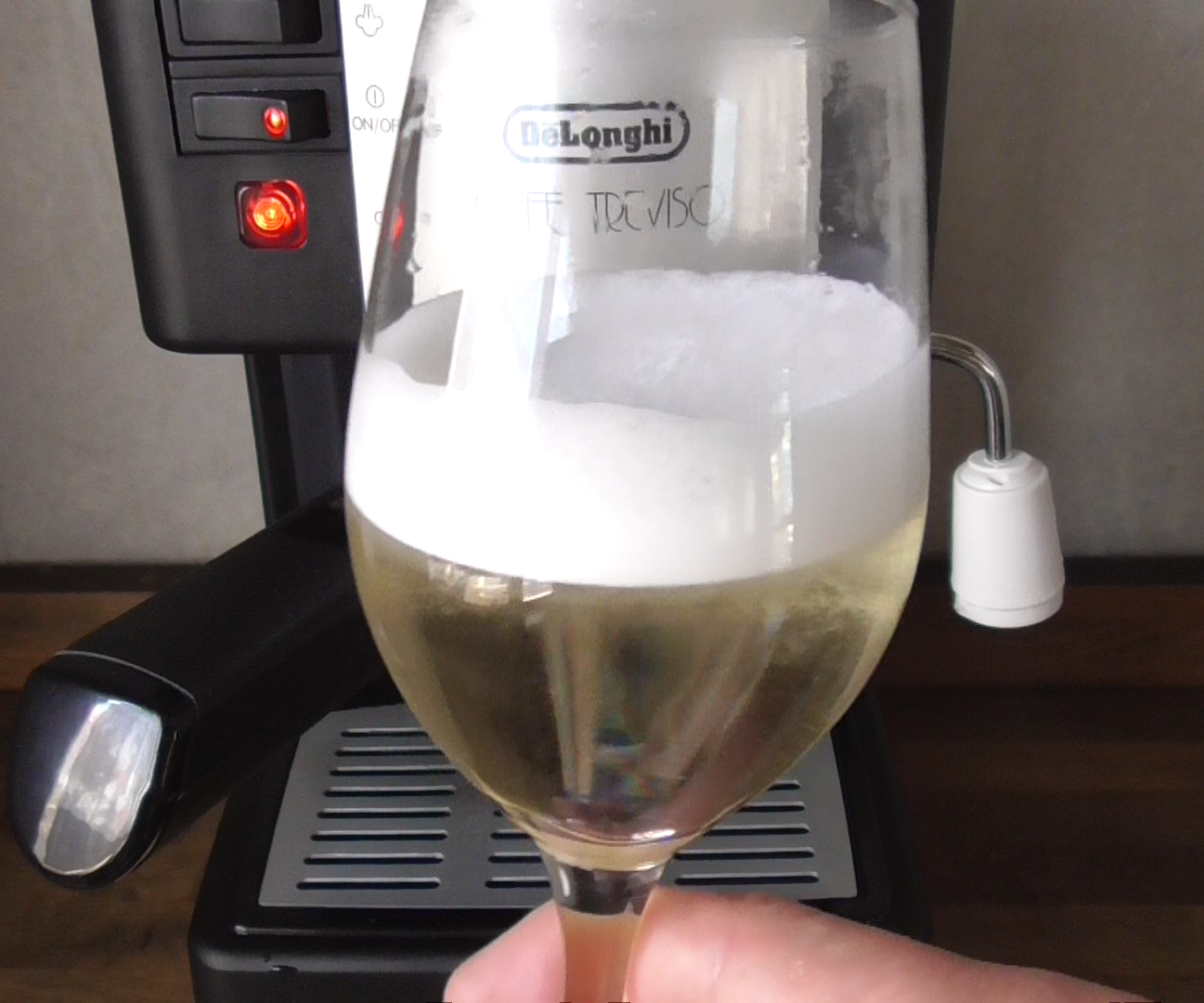 White Wine Espresso & Hot Wine With White Foam