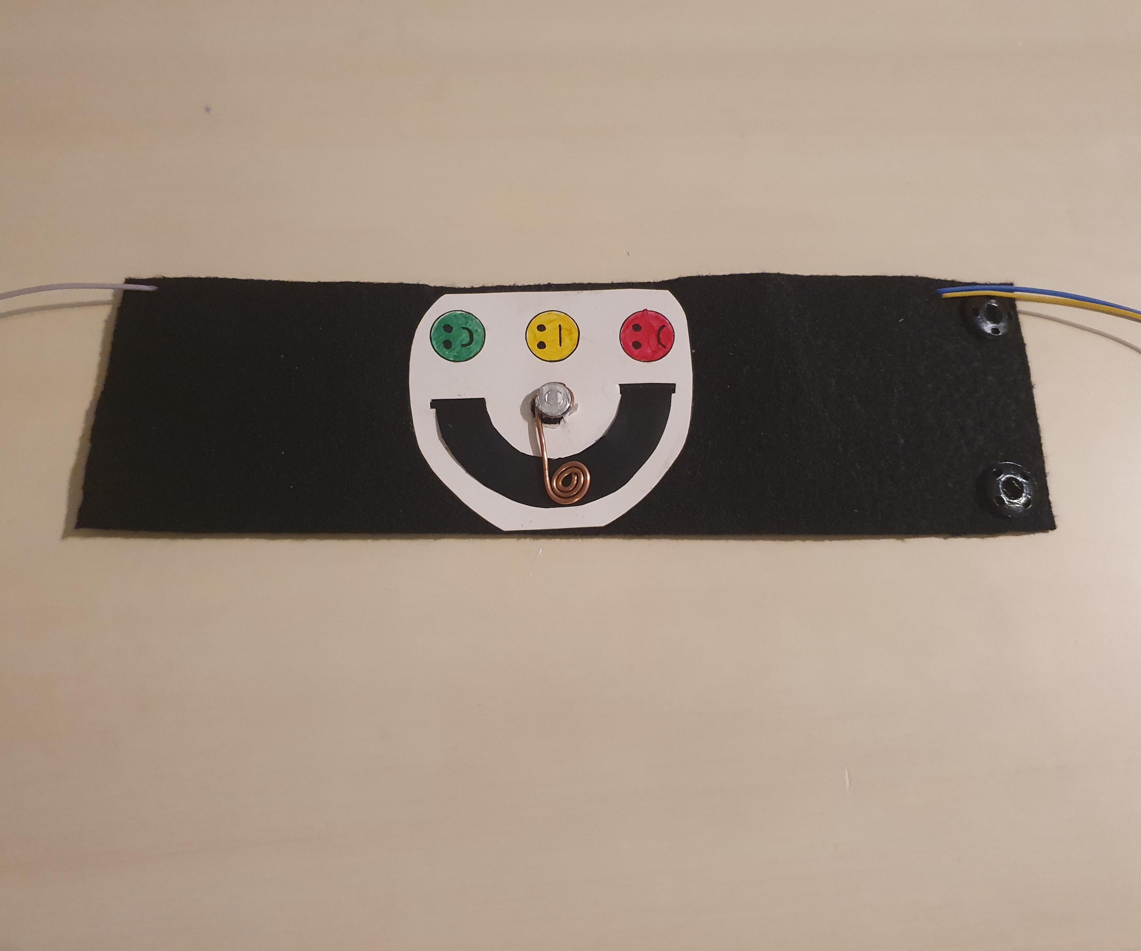 (N-Predict) Velostatlı Bileklik Ve Spotify Ile Müzik Listesi Oluşturma