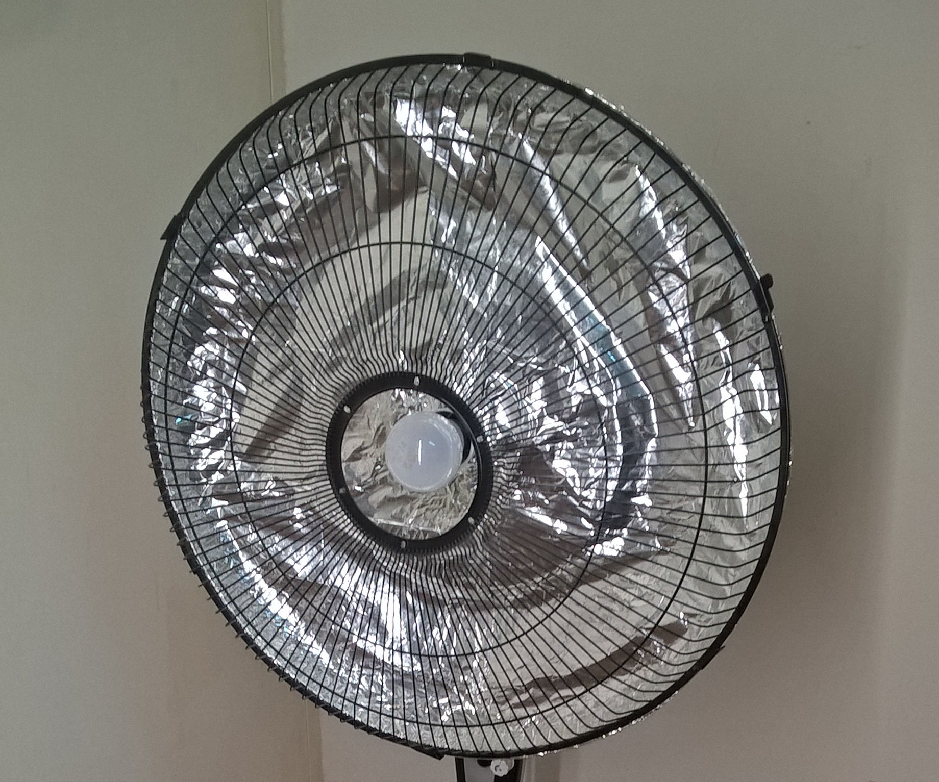 DIY - Recycling a Floor Fan Into a Photography Light Modifier/all-in-one Lamp