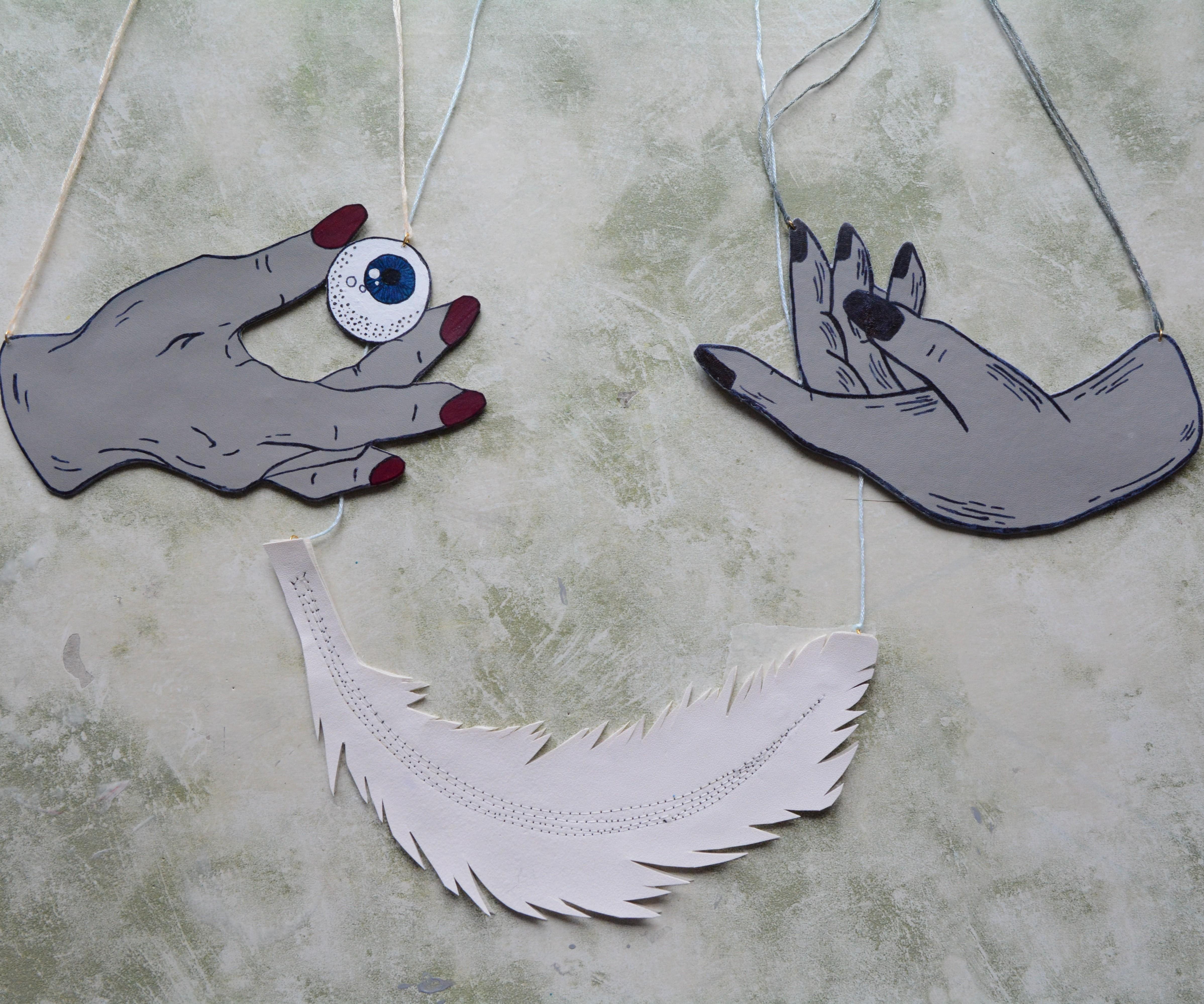 How to Make Detachable (Faux) Leather Collars Using Recycled Notebooks