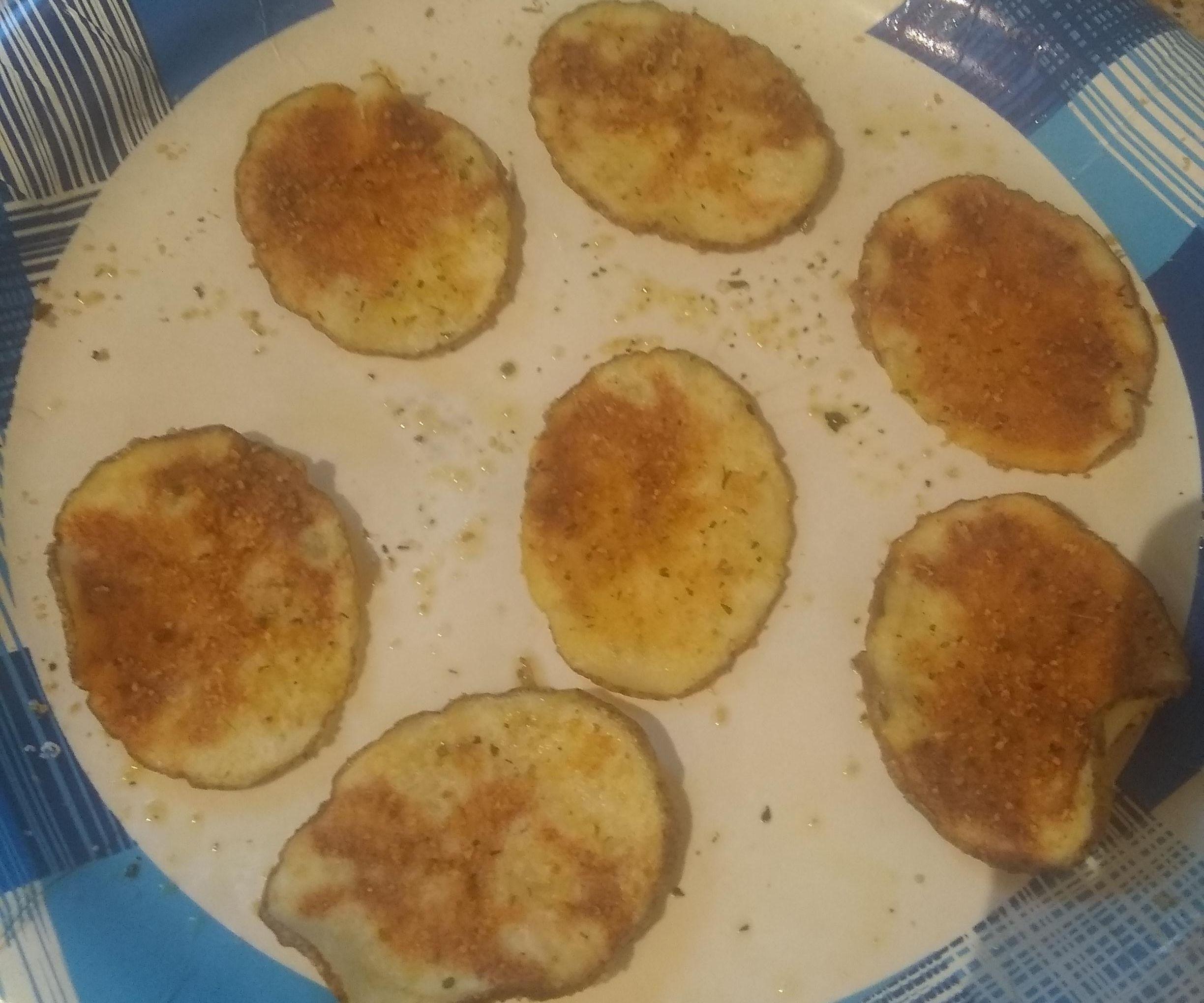 Super Easy Yummy Microwave Potato Chips