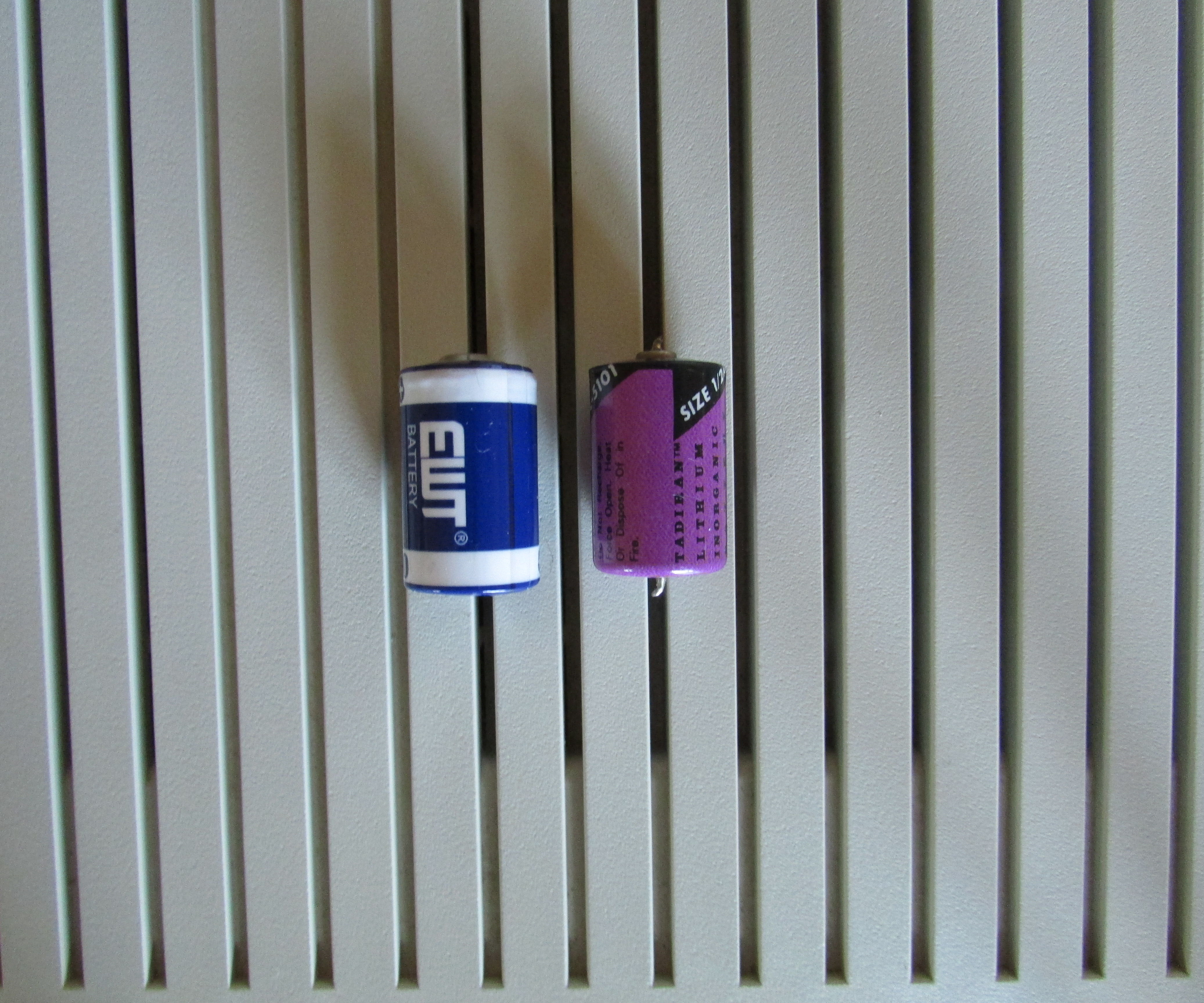 How to replace Apple IIGS battery EASY WAY NO SOLDER