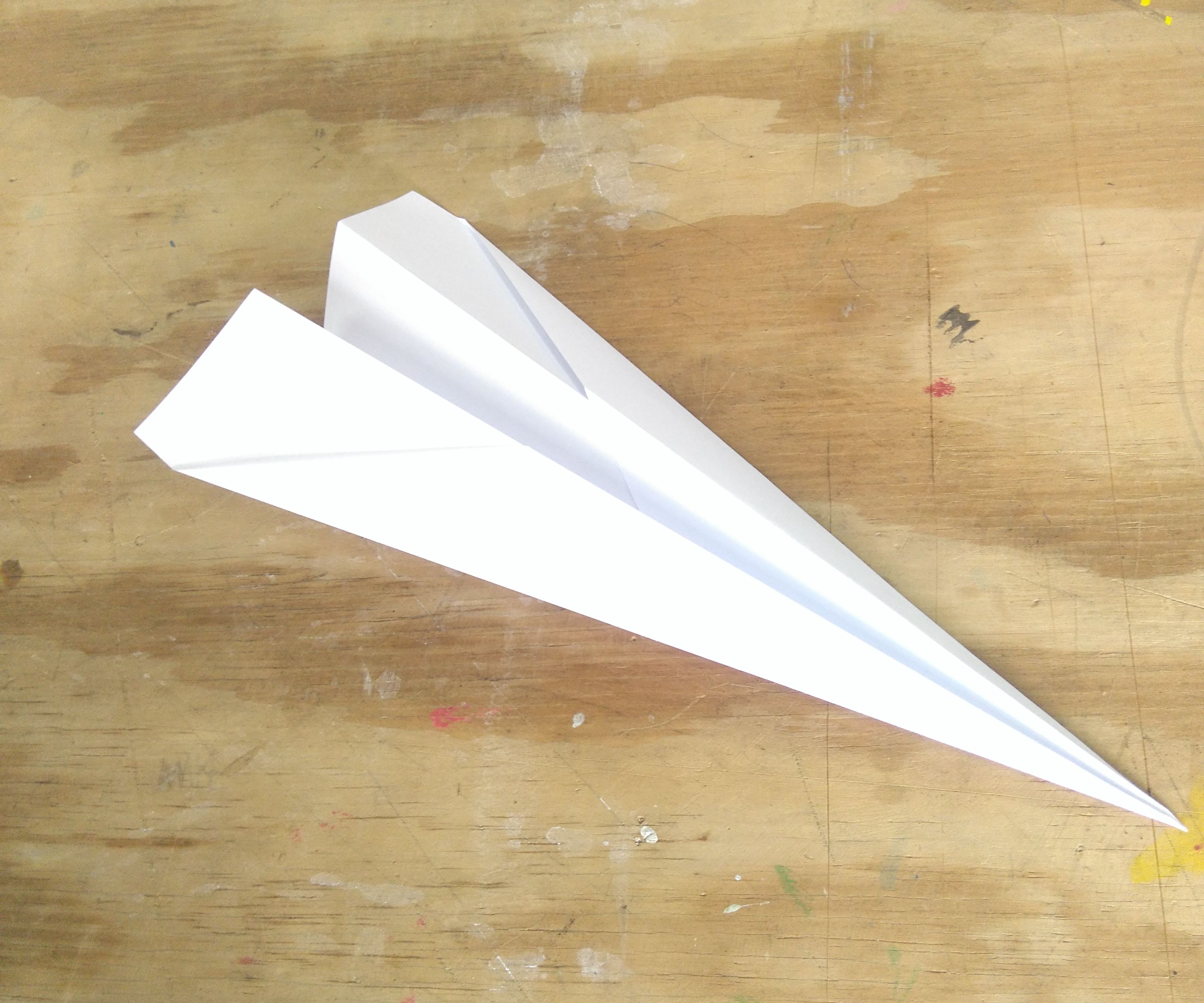 Como hacer un avión de papel