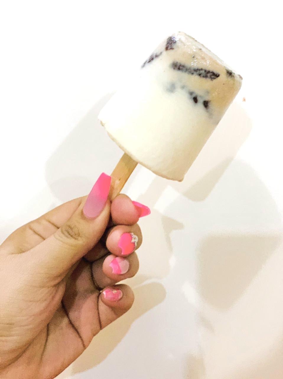 Easy Home-made Oreo Popsicle 