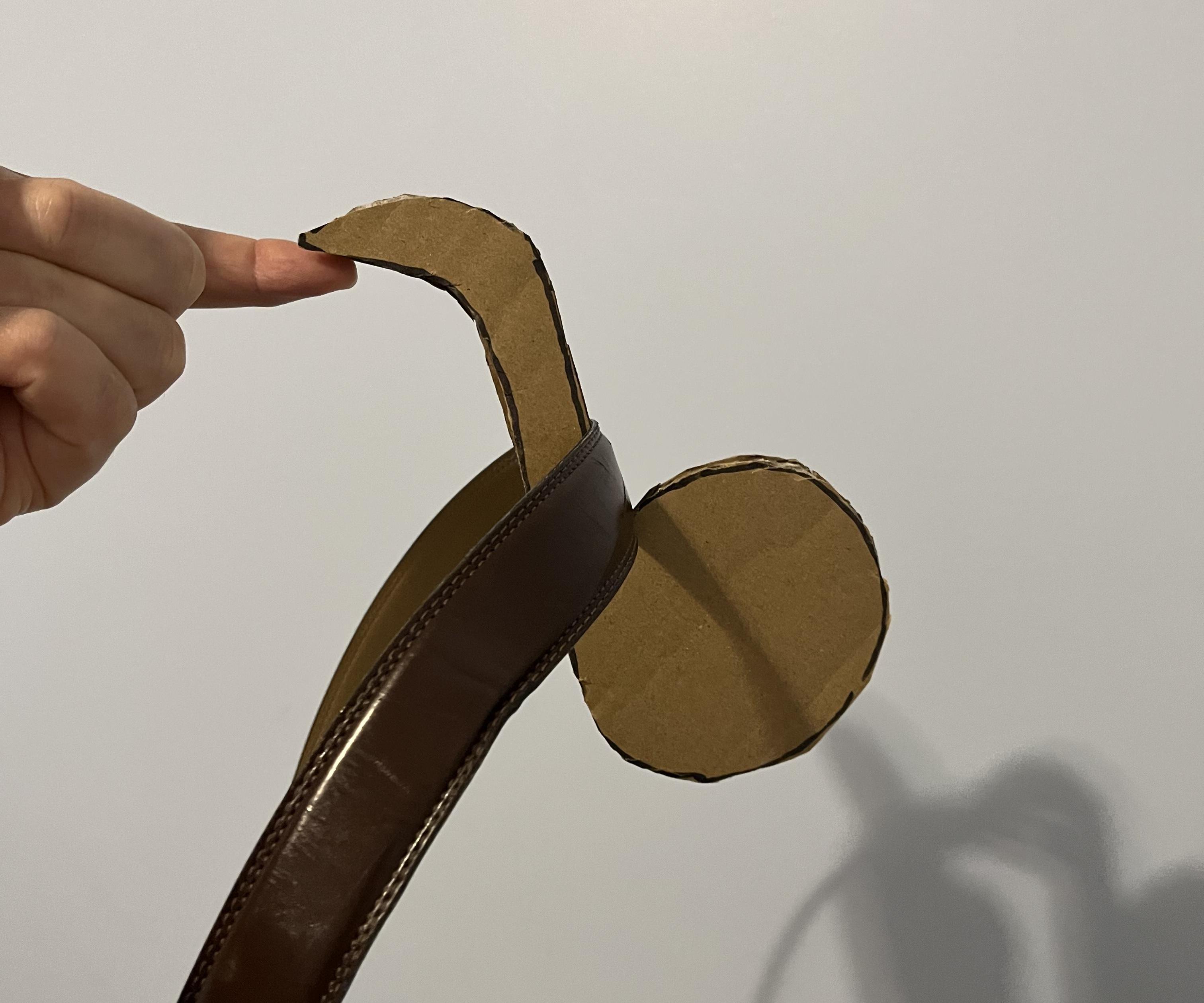 Gravity Defying Music Note