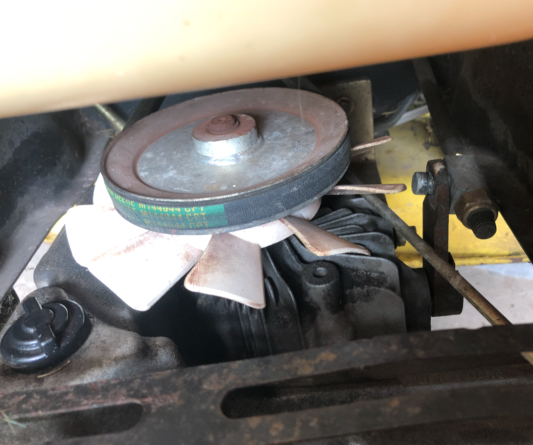 How to Replace a Hydrostatic Transmission on a Lawn Mower