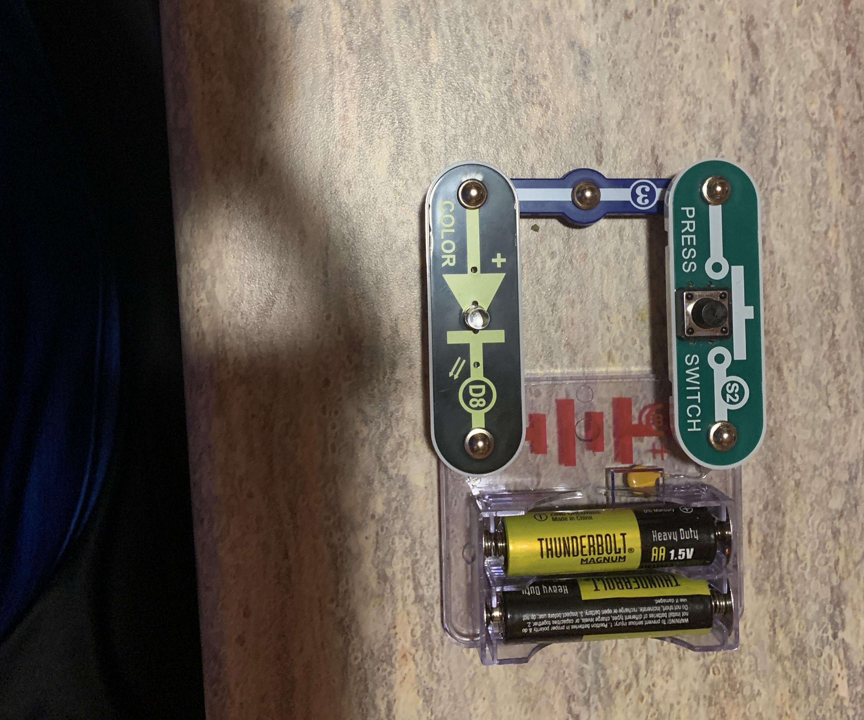 How to Make Pushbutton Light Circuit With Snap Circuits