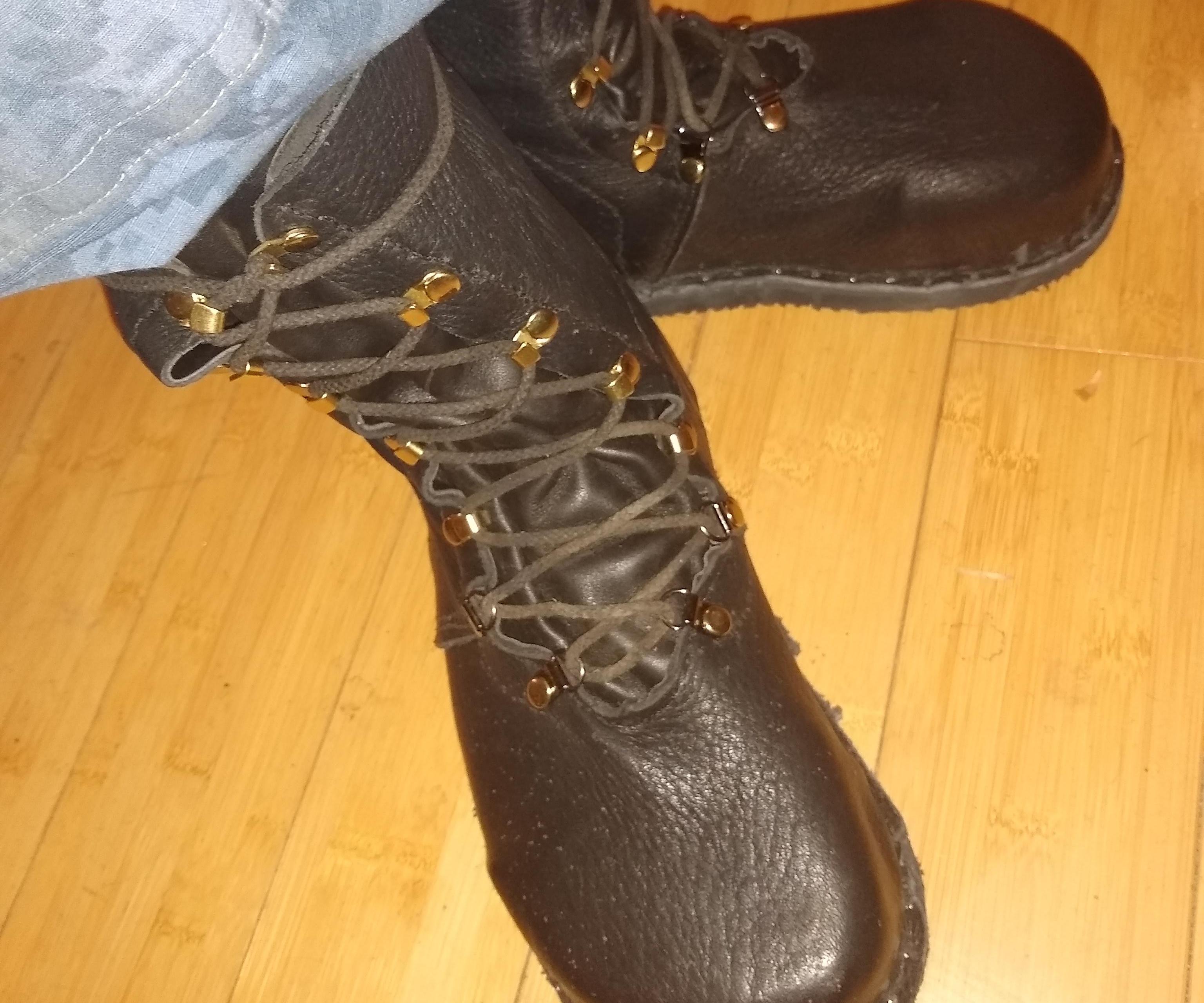 Custom Made Wide-Toe Boots Built on a Casting