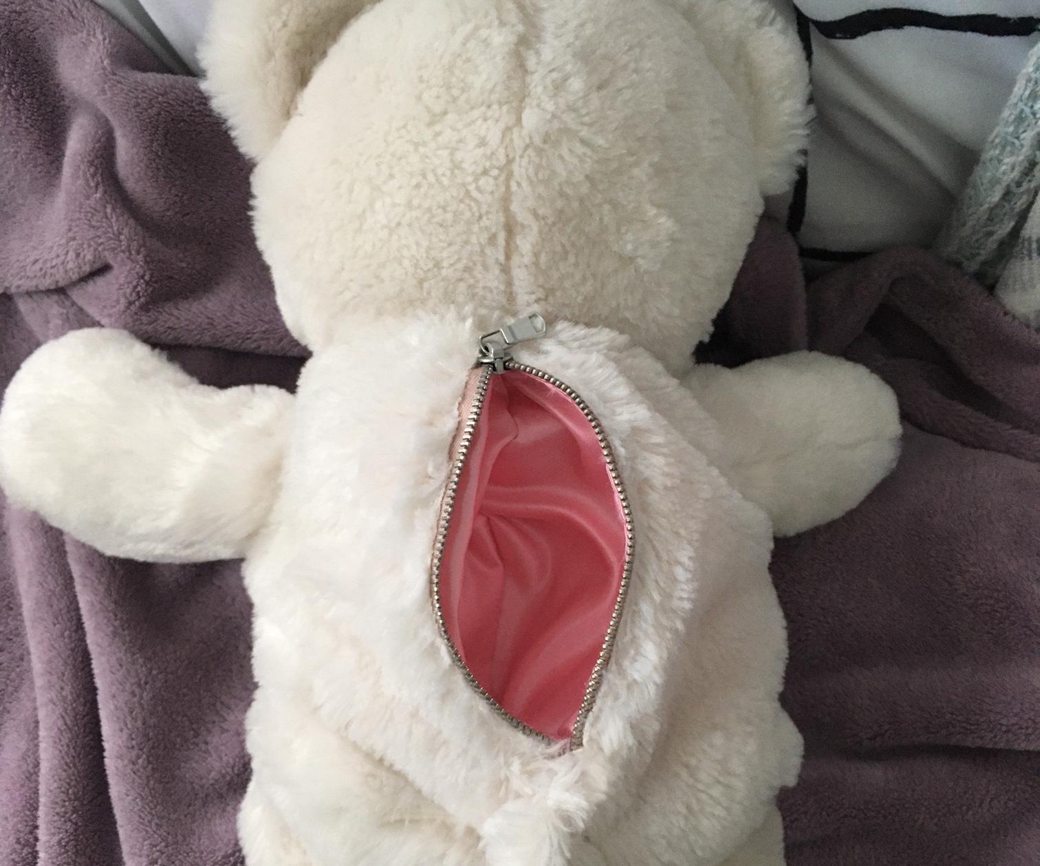 Bear Pocket With Zipper