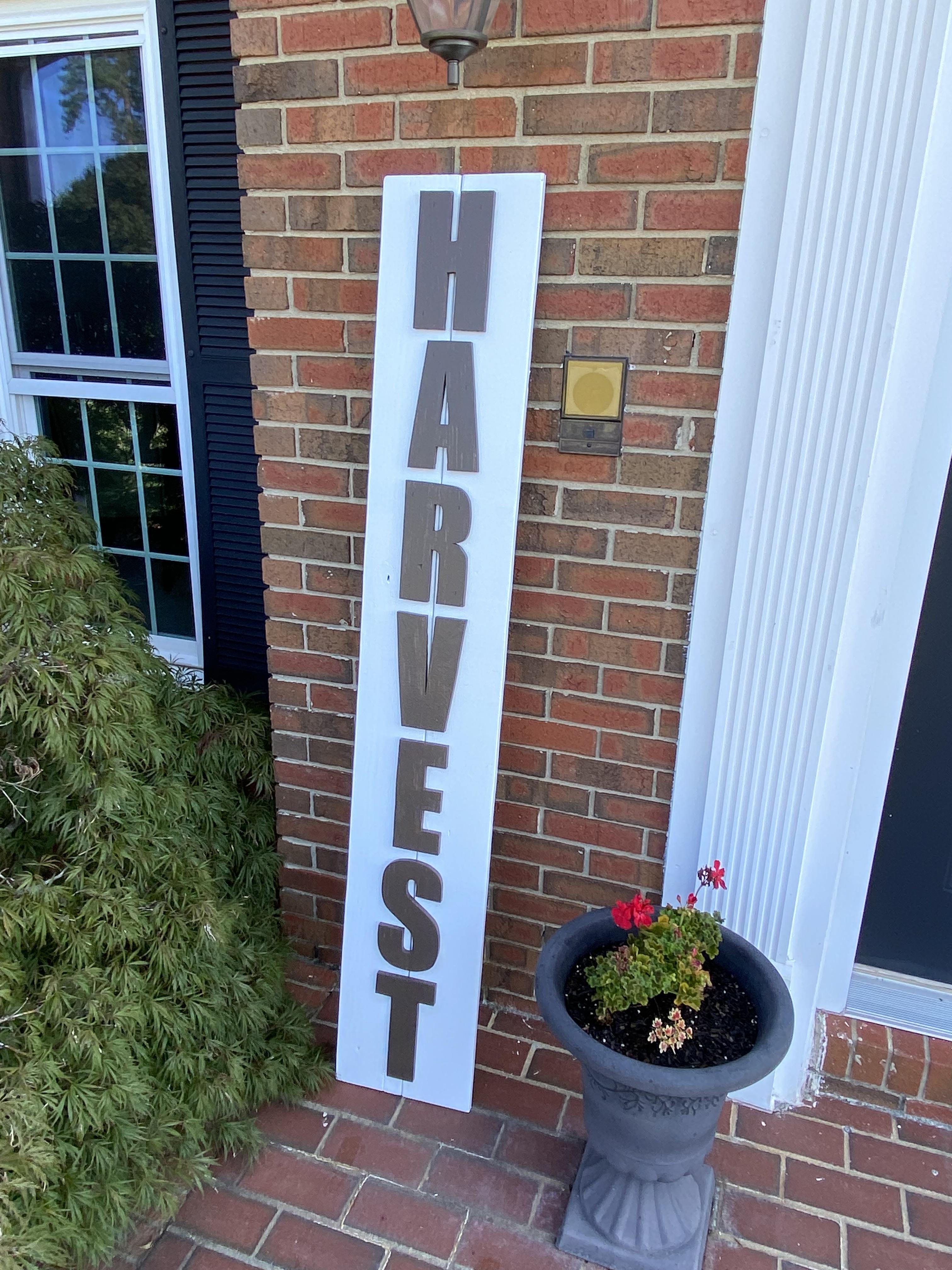 Harvest Porch Sign From Scrap Lumber and Pallet Wood