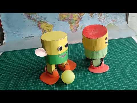 Otto Cardy a Cardboard Robot