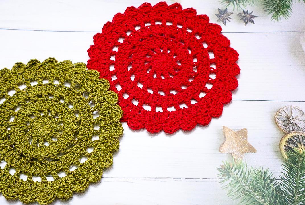How to Make Easy Crochet Christmas Placemats