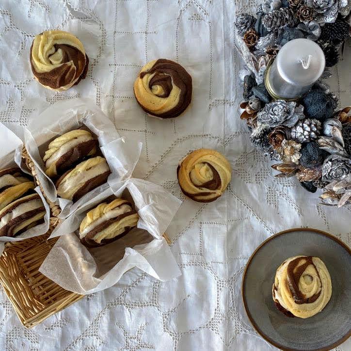 Coffee and Vanilla Cookies With Gingerbread Filling and Caramelized Chestnut