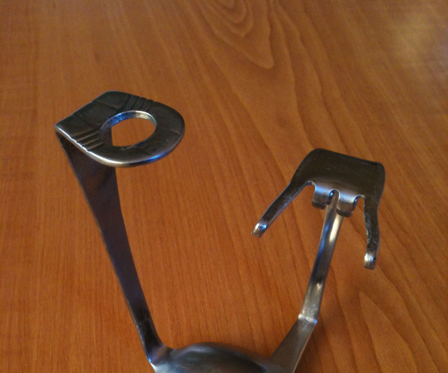 Razor Stand From Spoon and Fork and Spiced With Magnet
