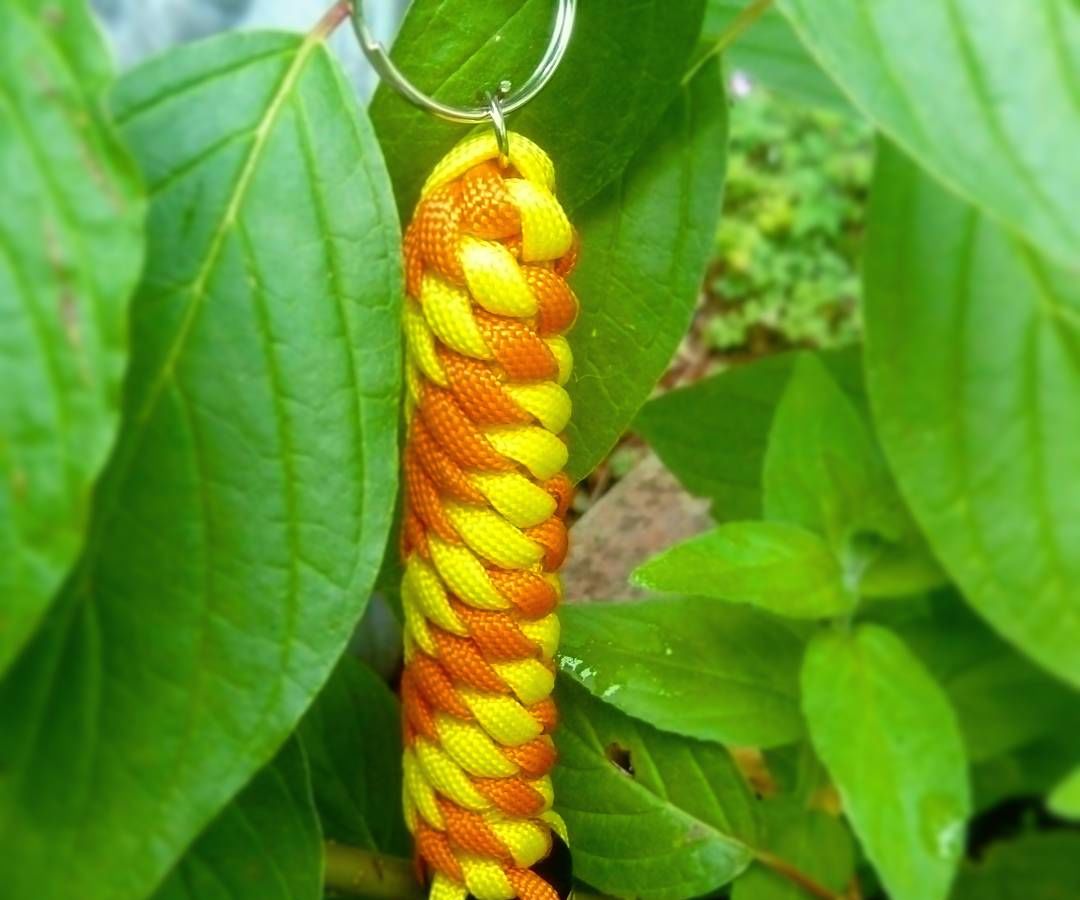 Paracord Cache Keychain!