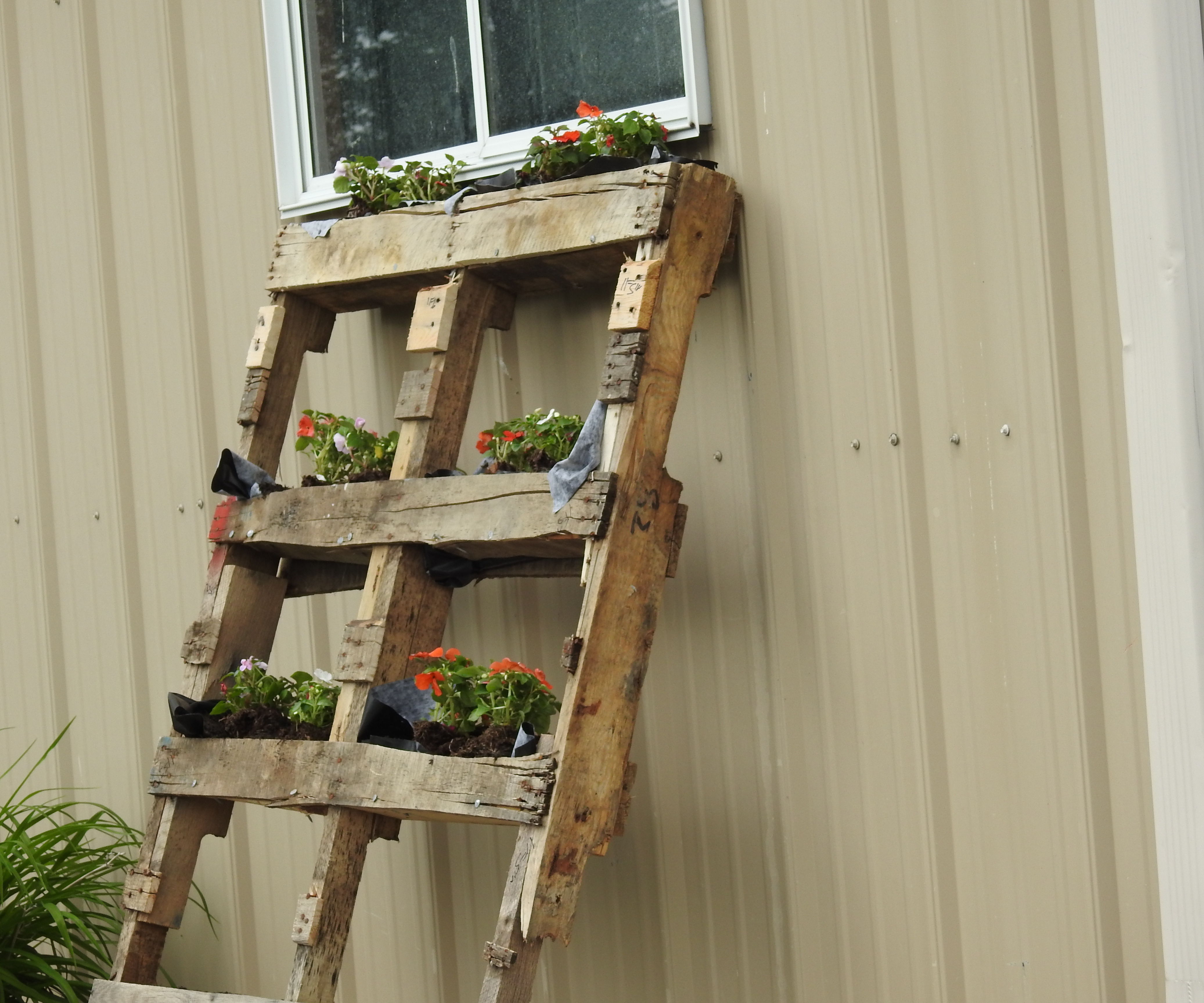 Pallet Flower Box