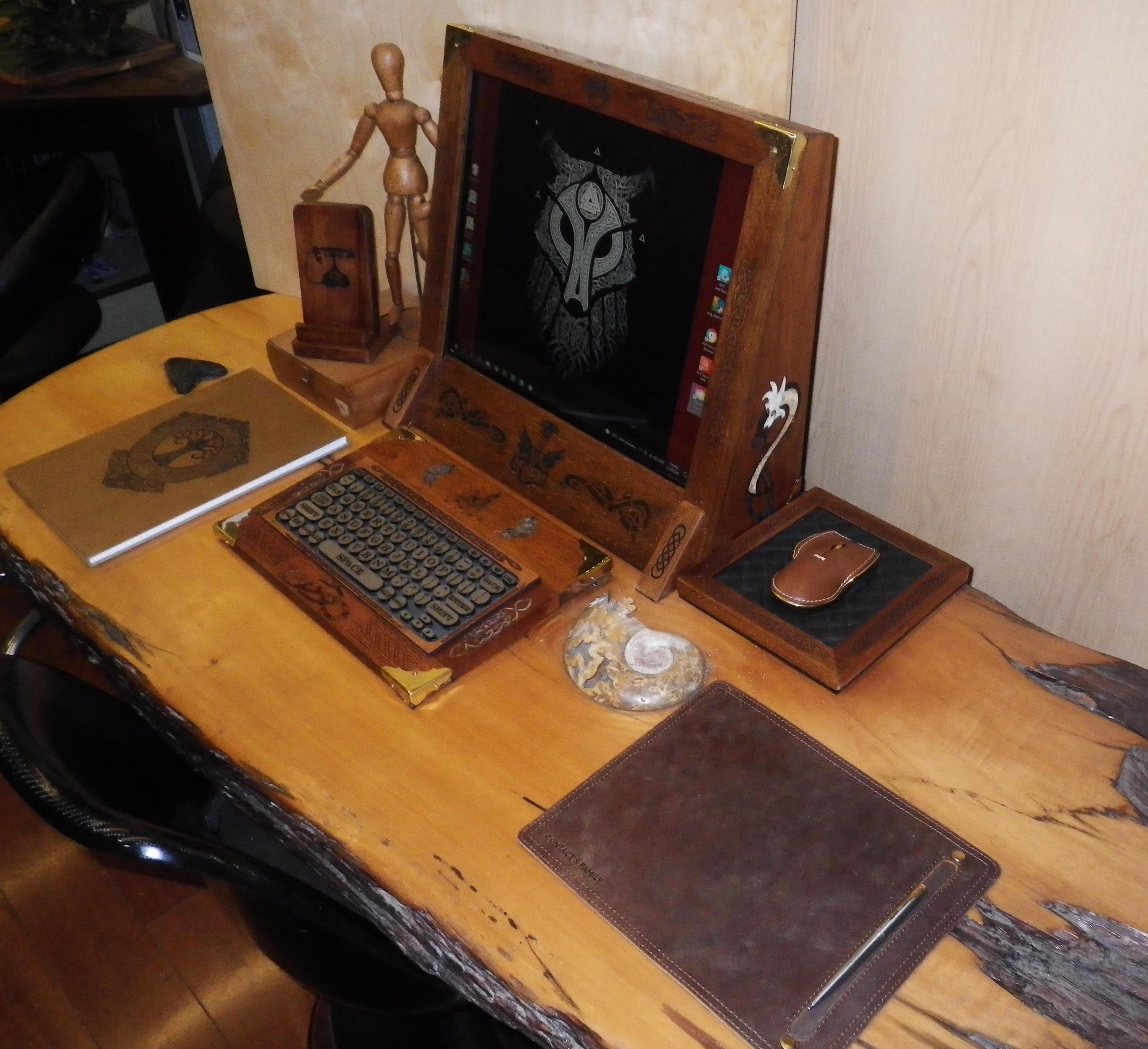 Customiing Keyboards and Monitor