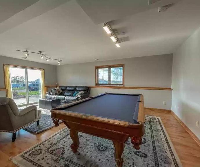 How to Disassemble a Pool Table