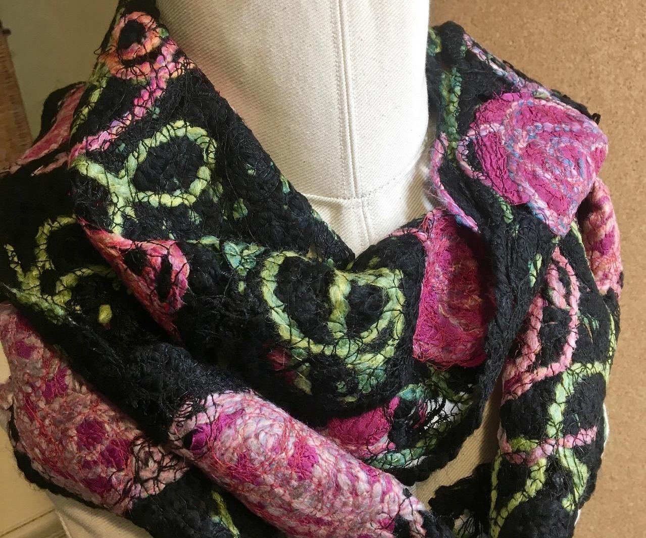 Crazy-Wool No Knit Rose Scarf