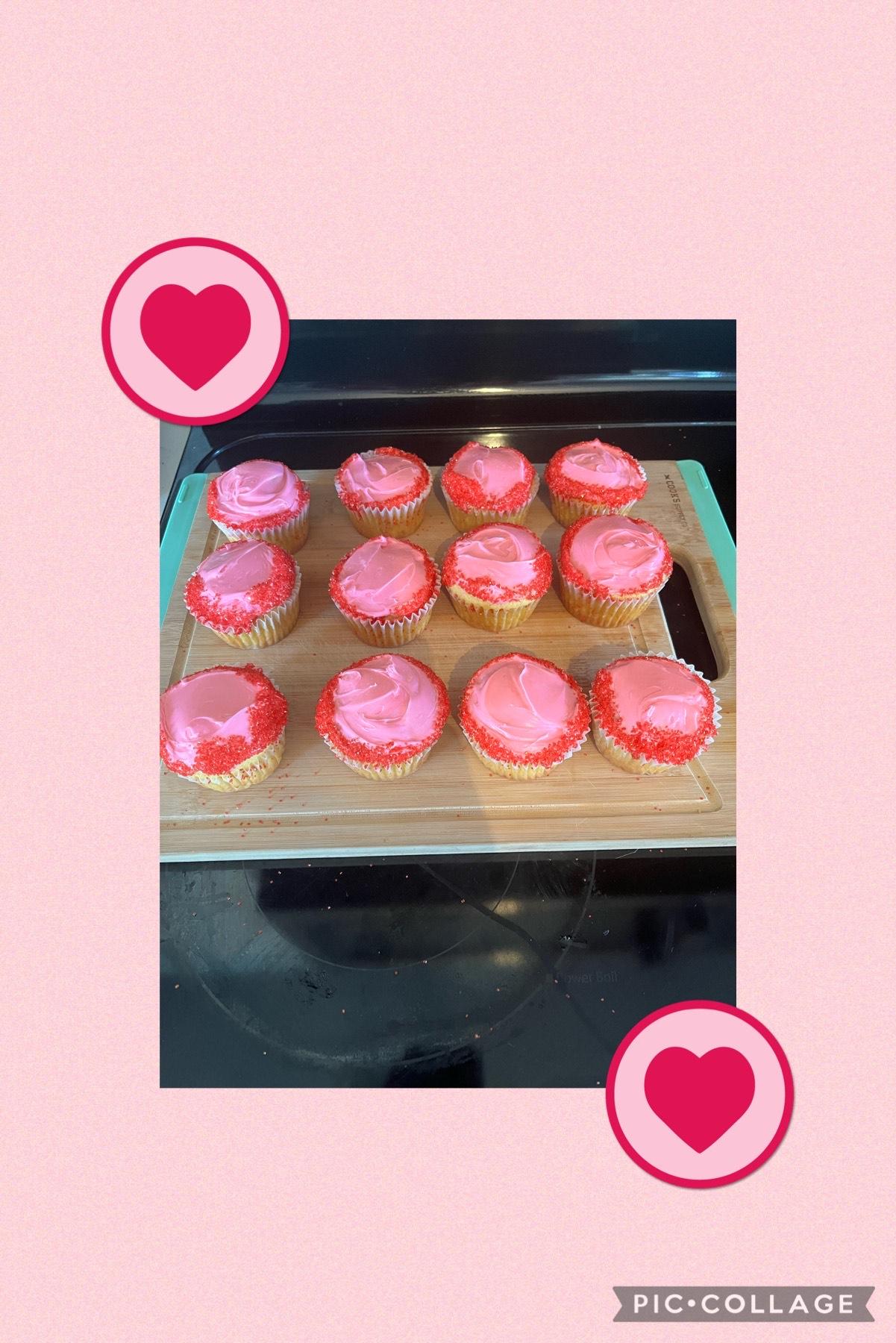 Easy Valentine's Day Cupcakes 