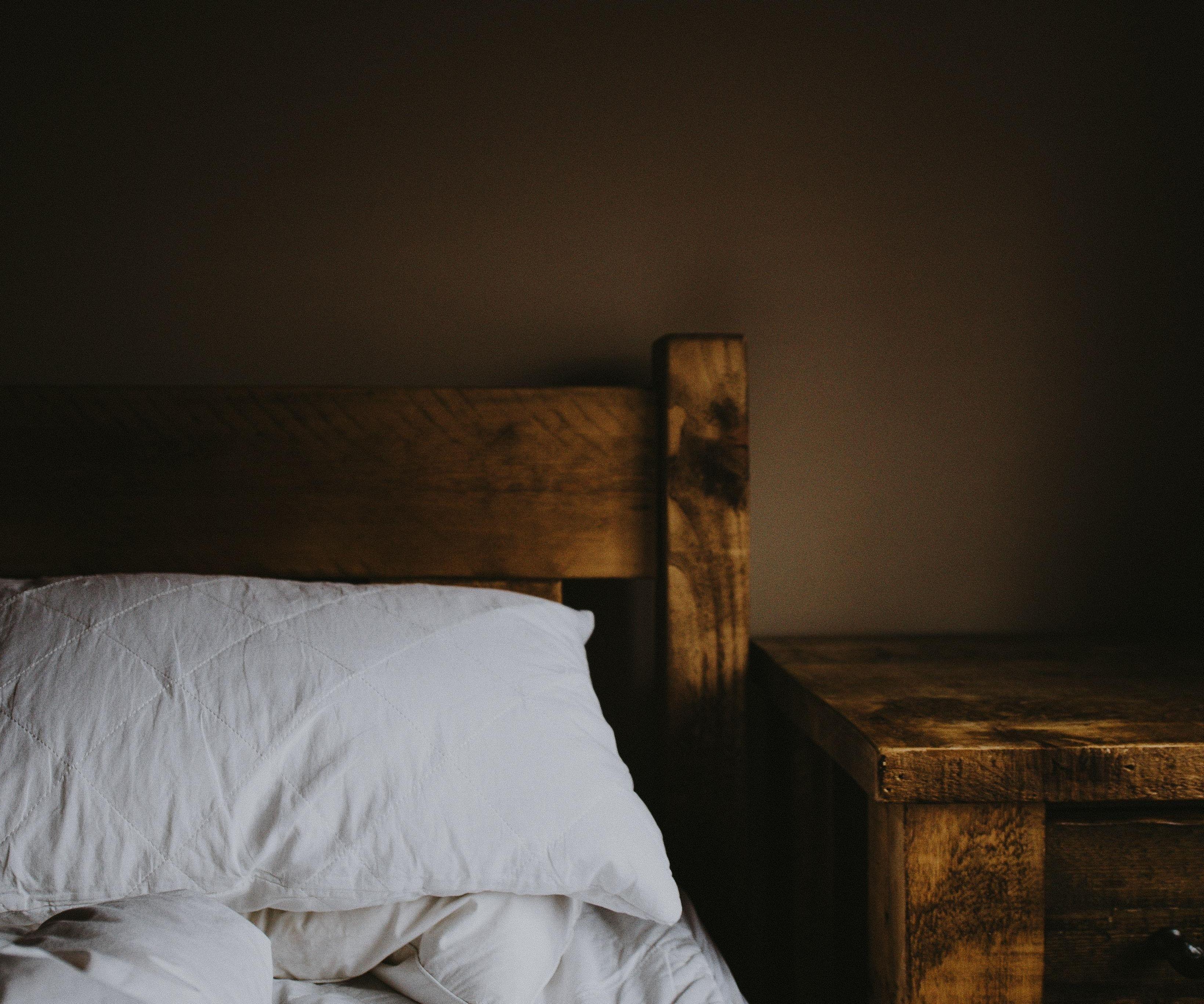 Folding a Fitted Sheet 