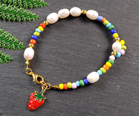 Beebeecraft Tutorials on How to Make Strawberry Clay Bracelet