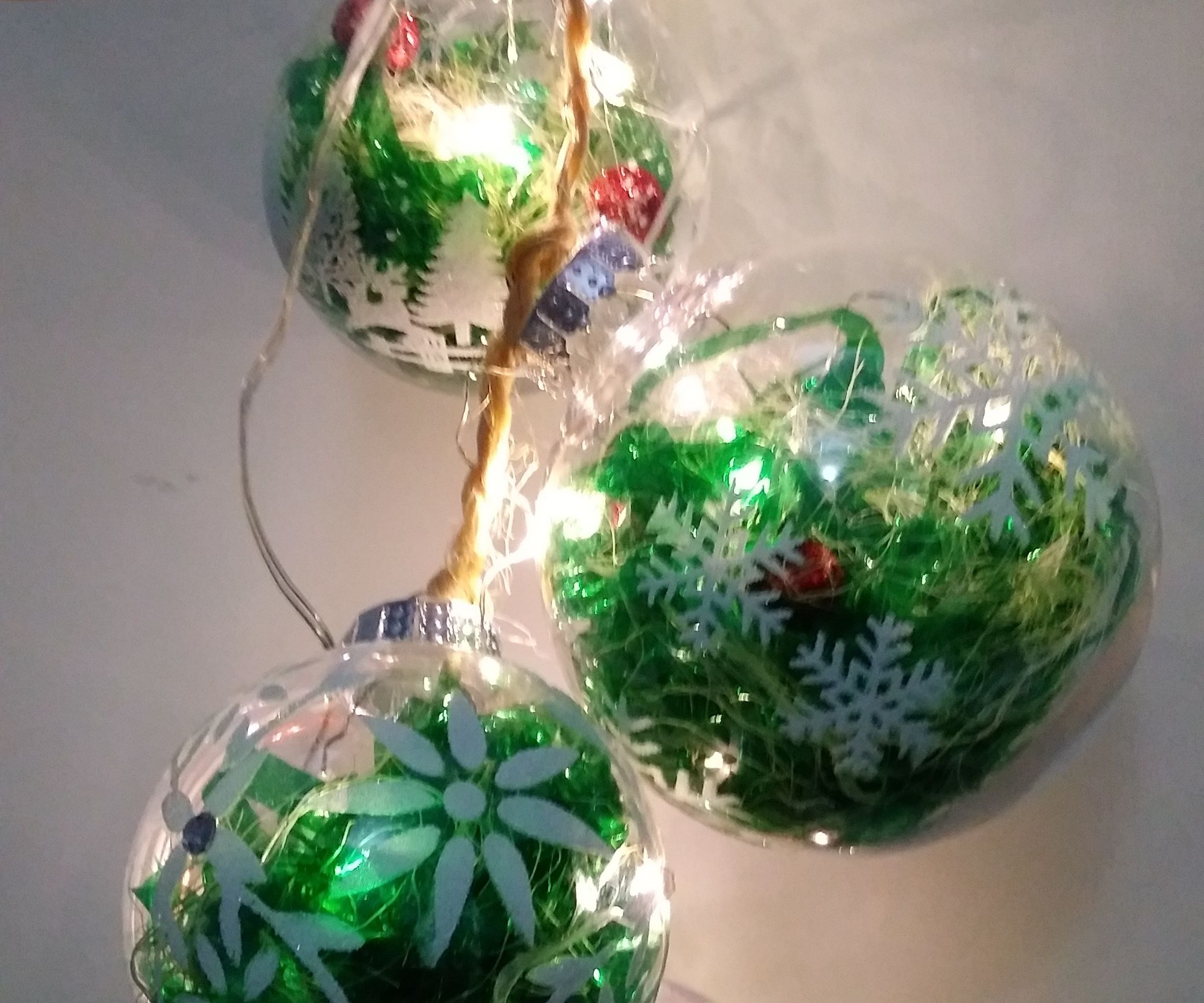 Christmas Balls With Fairy Lights (Bolas Navideñas Con Luces Hada)