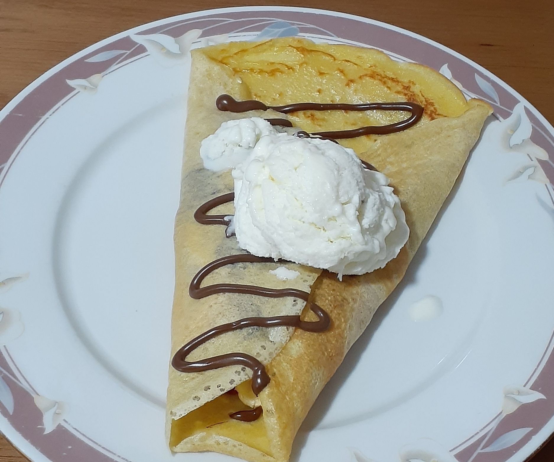 CREPE DULCE Y HELADO