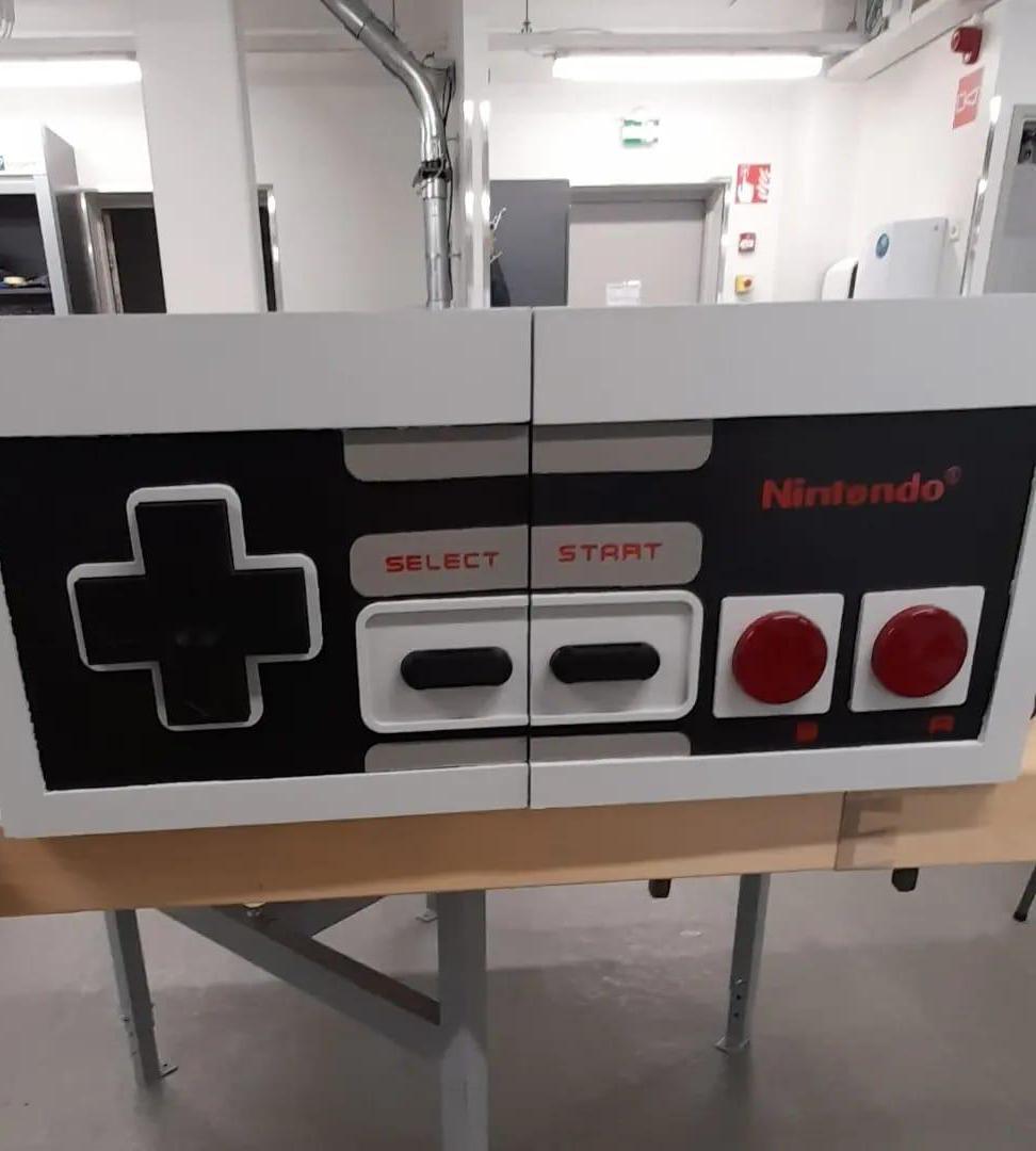 Nes Cabinet