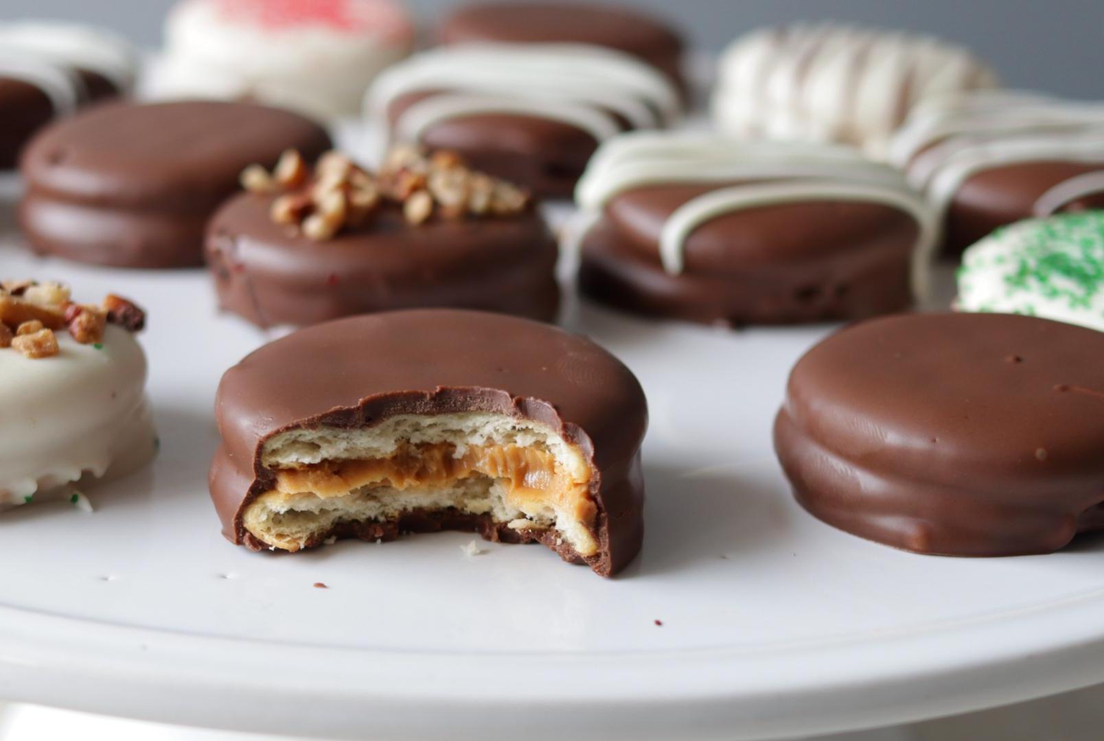 Chocolate Covered Peanut Butter Ritz Cracker Treats