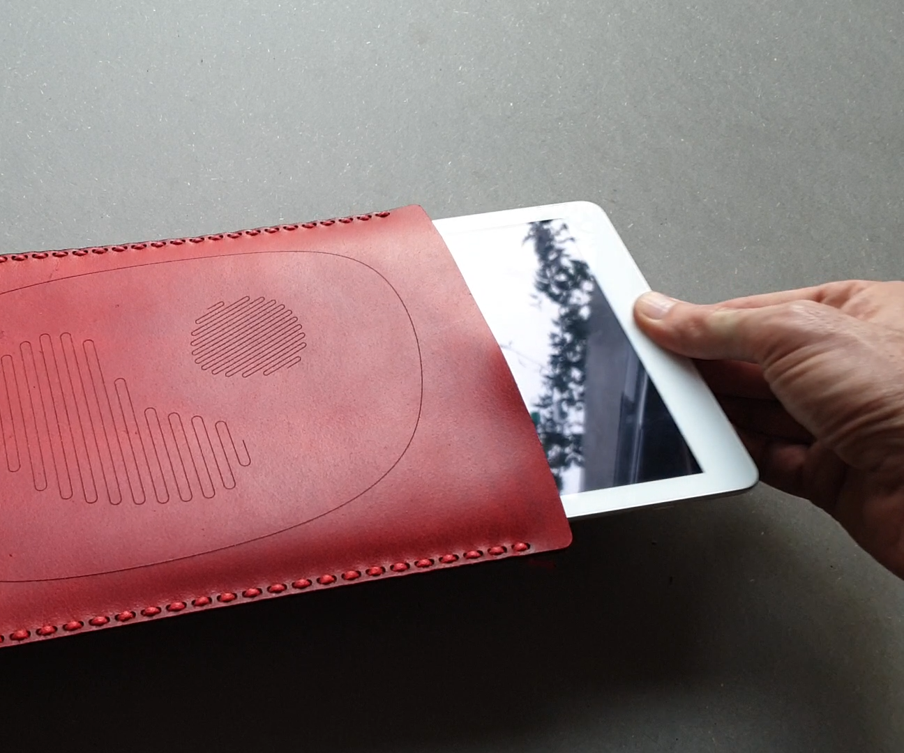 Simplest Lasercut Leather IPad Sleeve, No Needle Needed !
