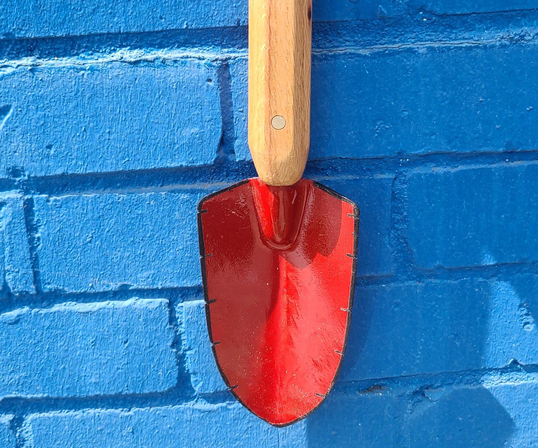 Taking a Old Broken Garden Trowel and Making It (better)than New.