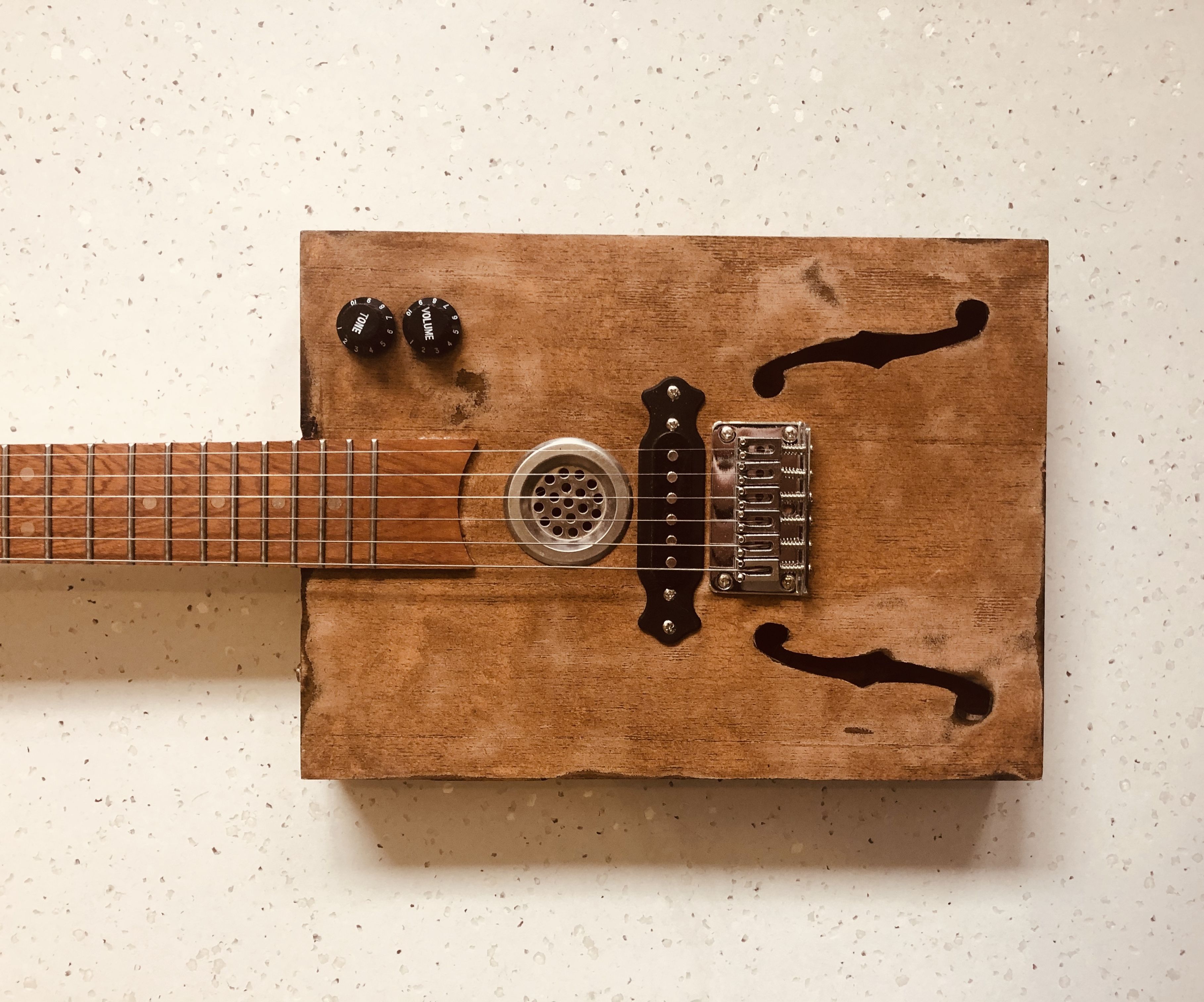 Cigar Box Guitar | Corona Edition