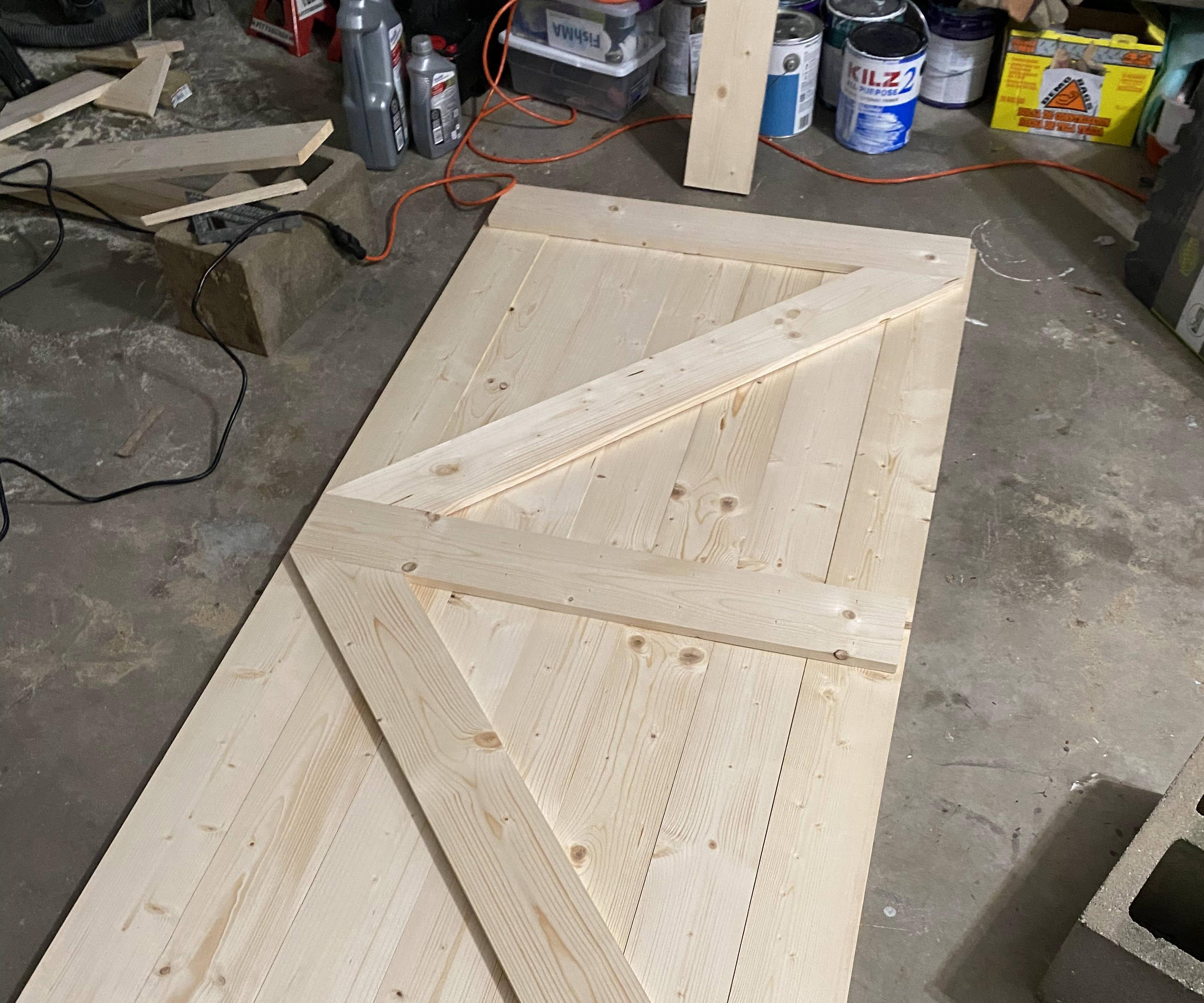 Build a Barn Door From 1x6s