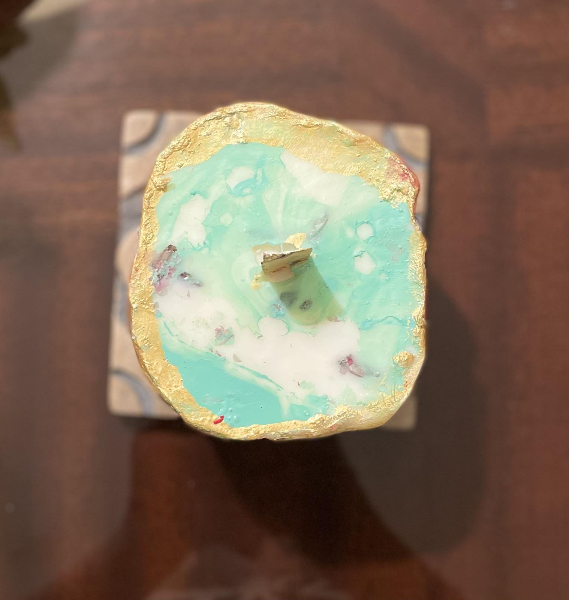 Luxurious and Stunning Marble Candle (That You Can Easily Make With Materials Lying Around Your House!)