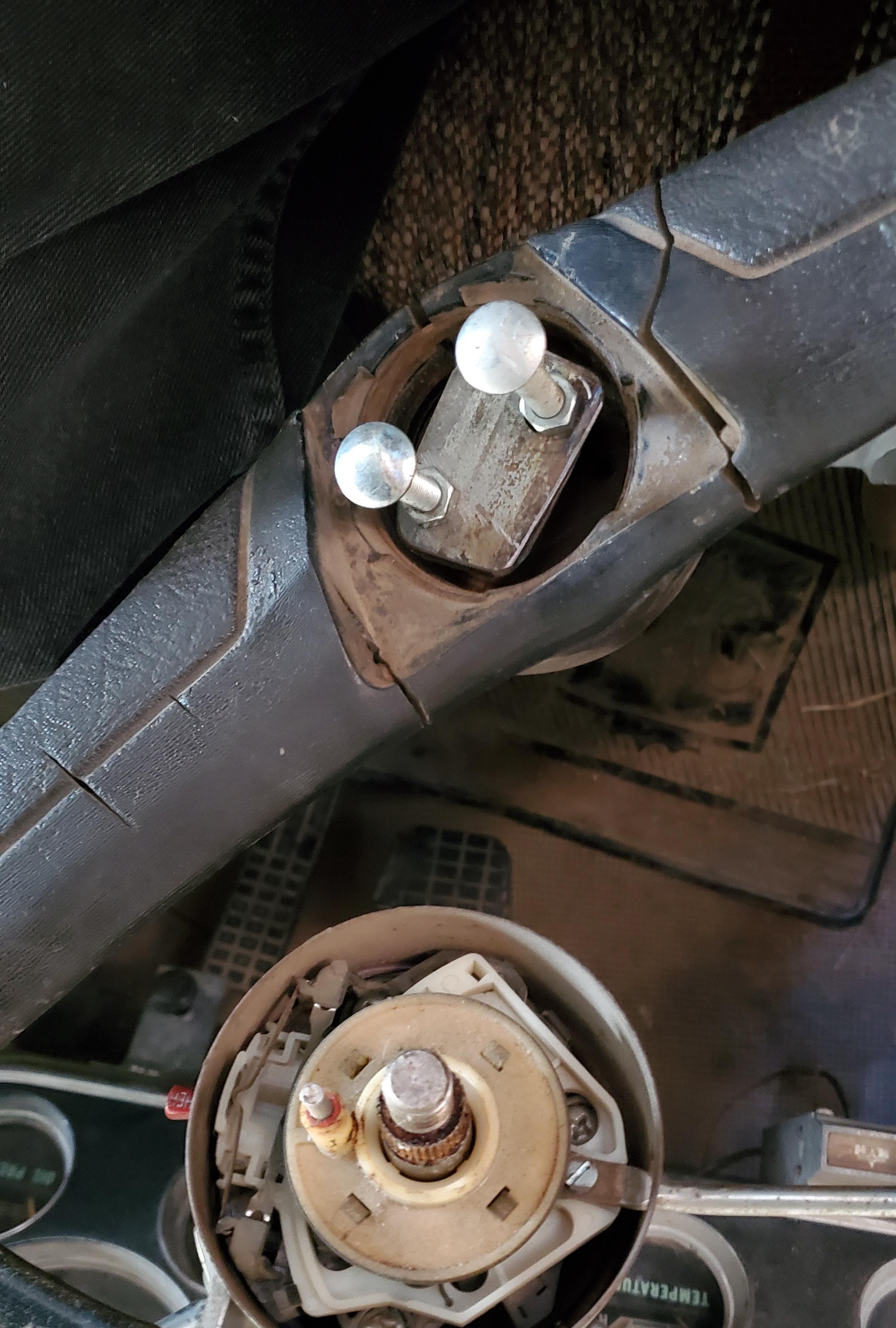 Steering Wheel Puller From Junk Hinge. 