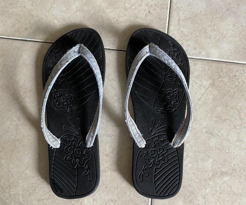 Repair Your Flip Flops With Old Jeans