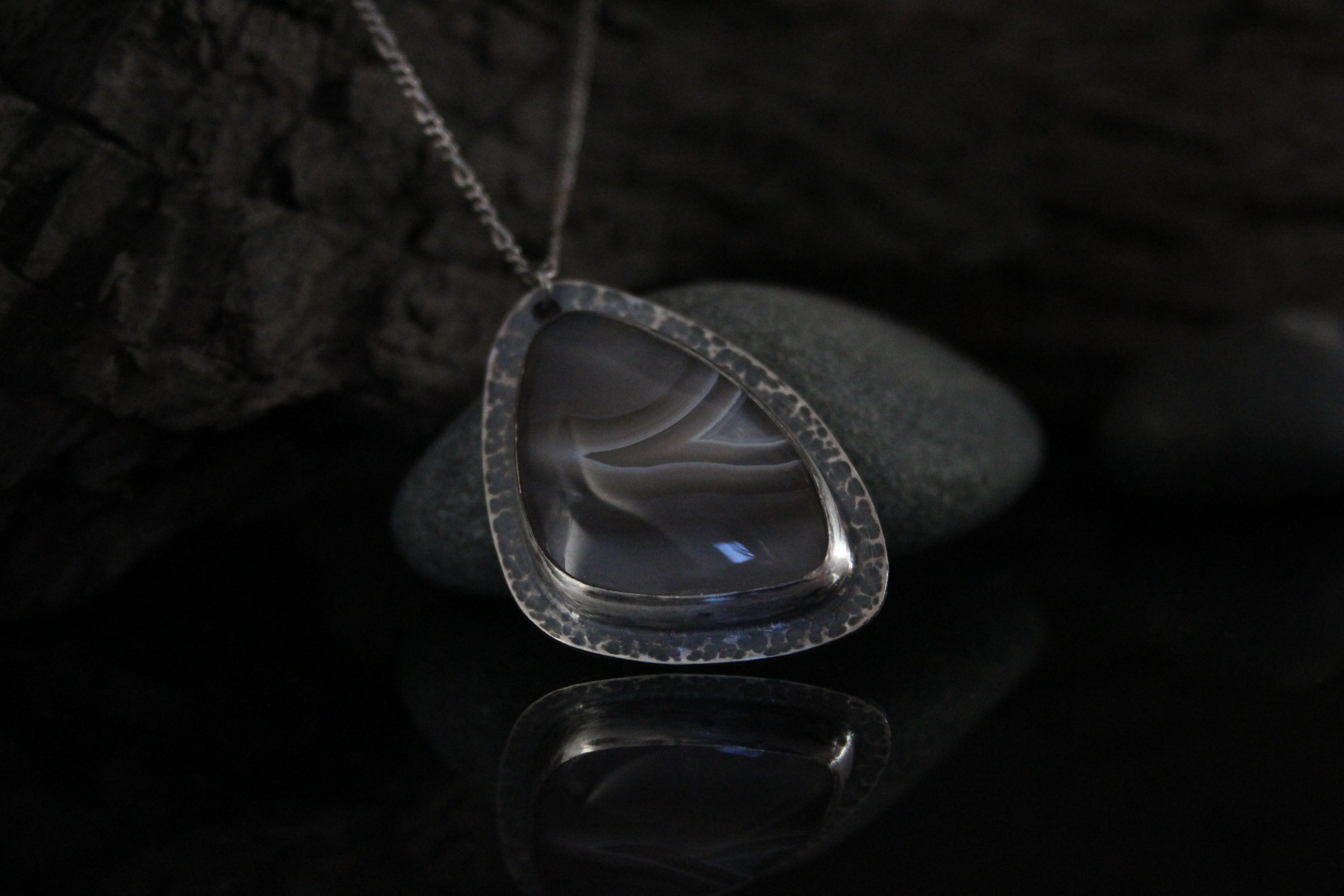 Hammered Silver Agate Pendant