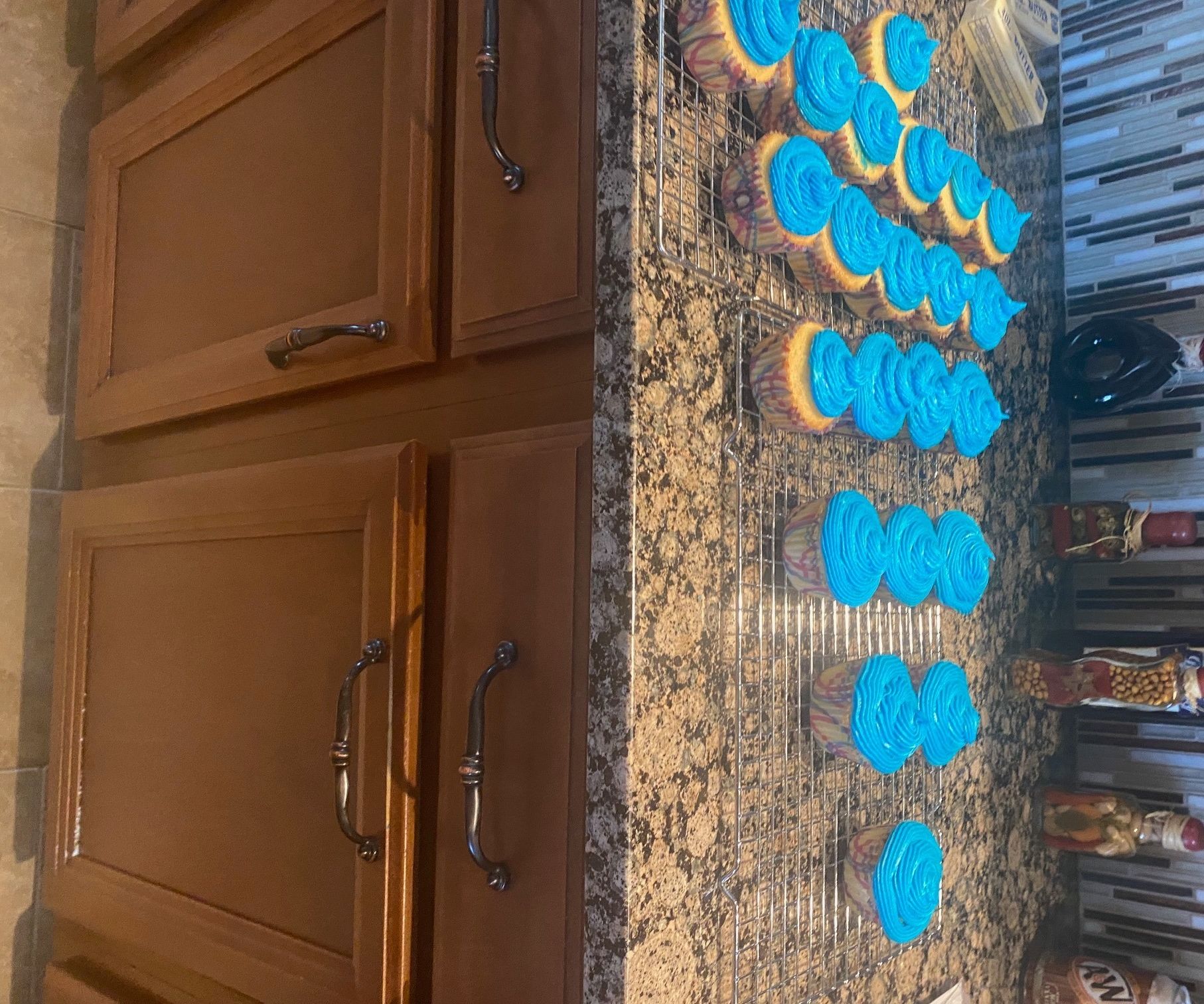 Vanilla Cupcakes With Buttercream Frosting