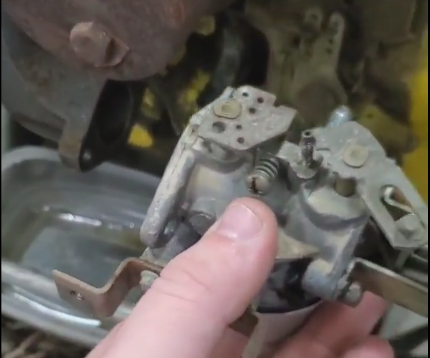How to Clean a Carburetor 