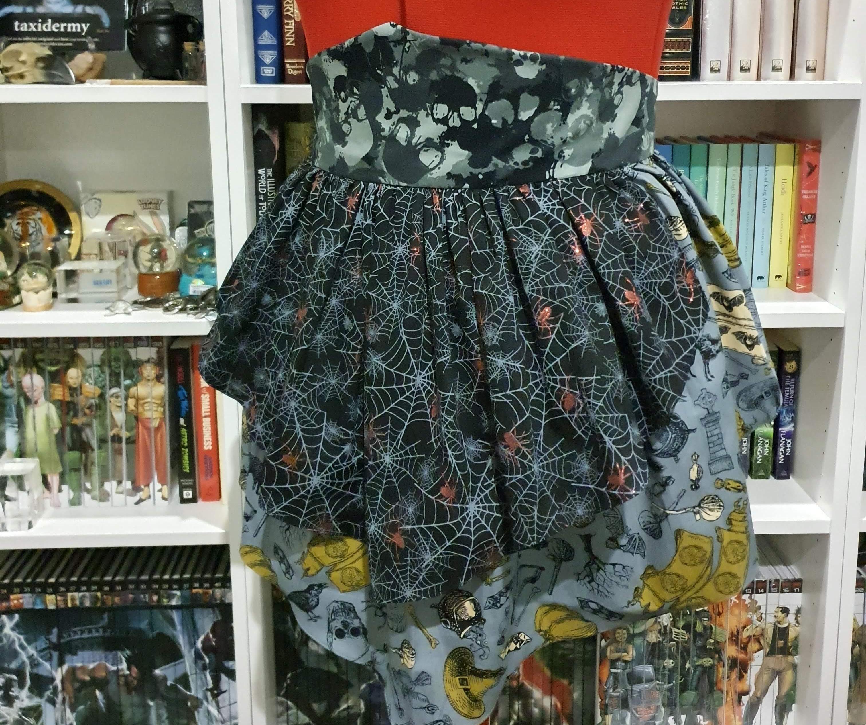 How to Sew A Spooky Halloween Apron